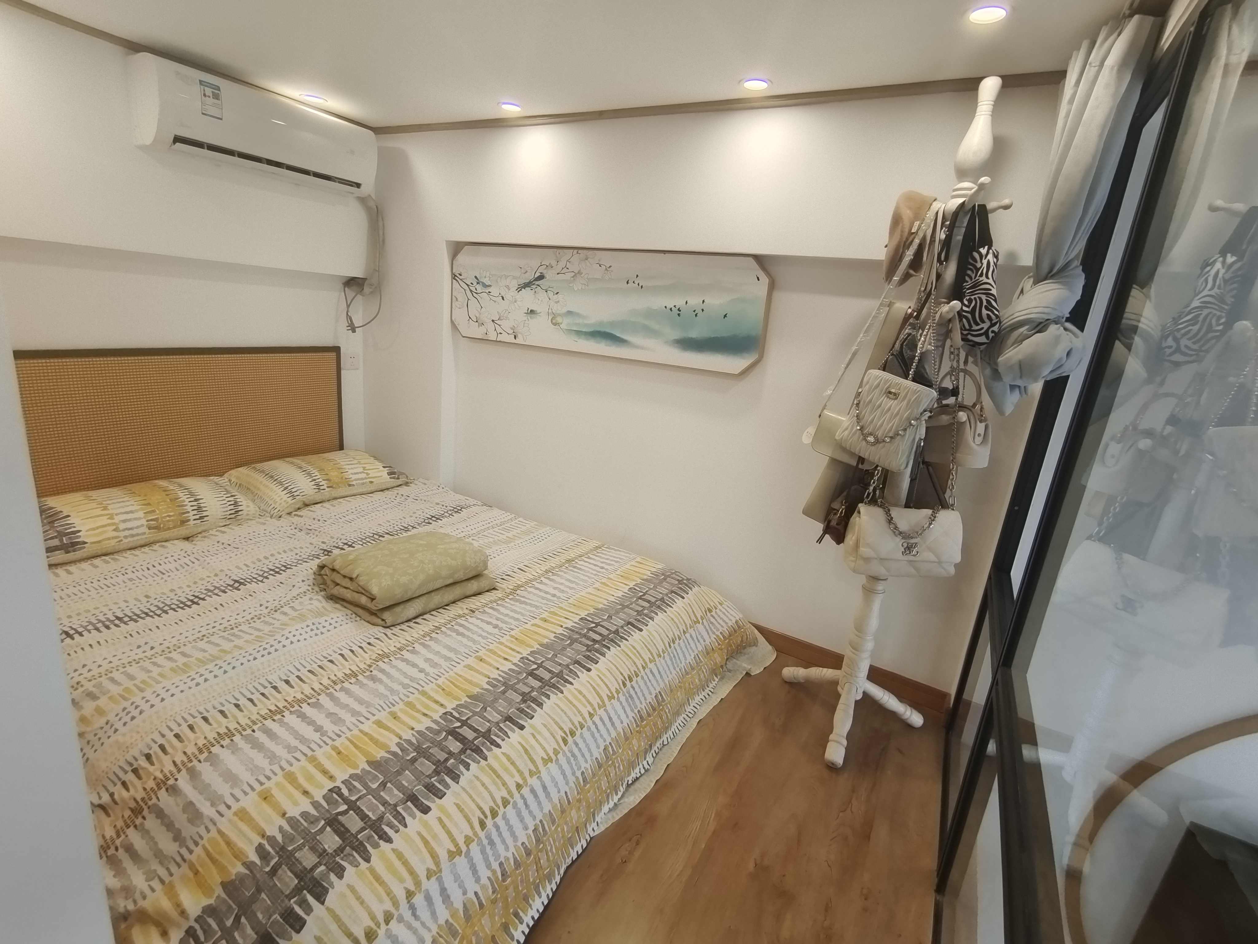 中港银座 3室2厅2卫 68.00m&sup2;