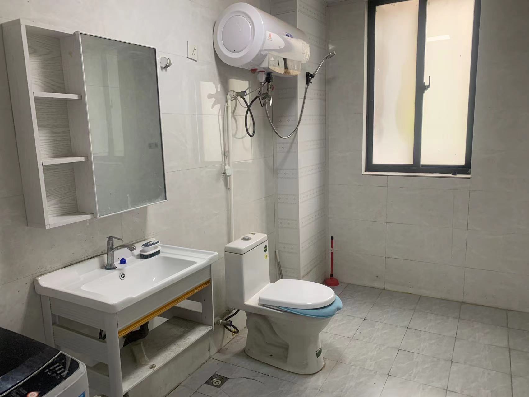 中港城世家 3室2厅2卫 142m&sup2;