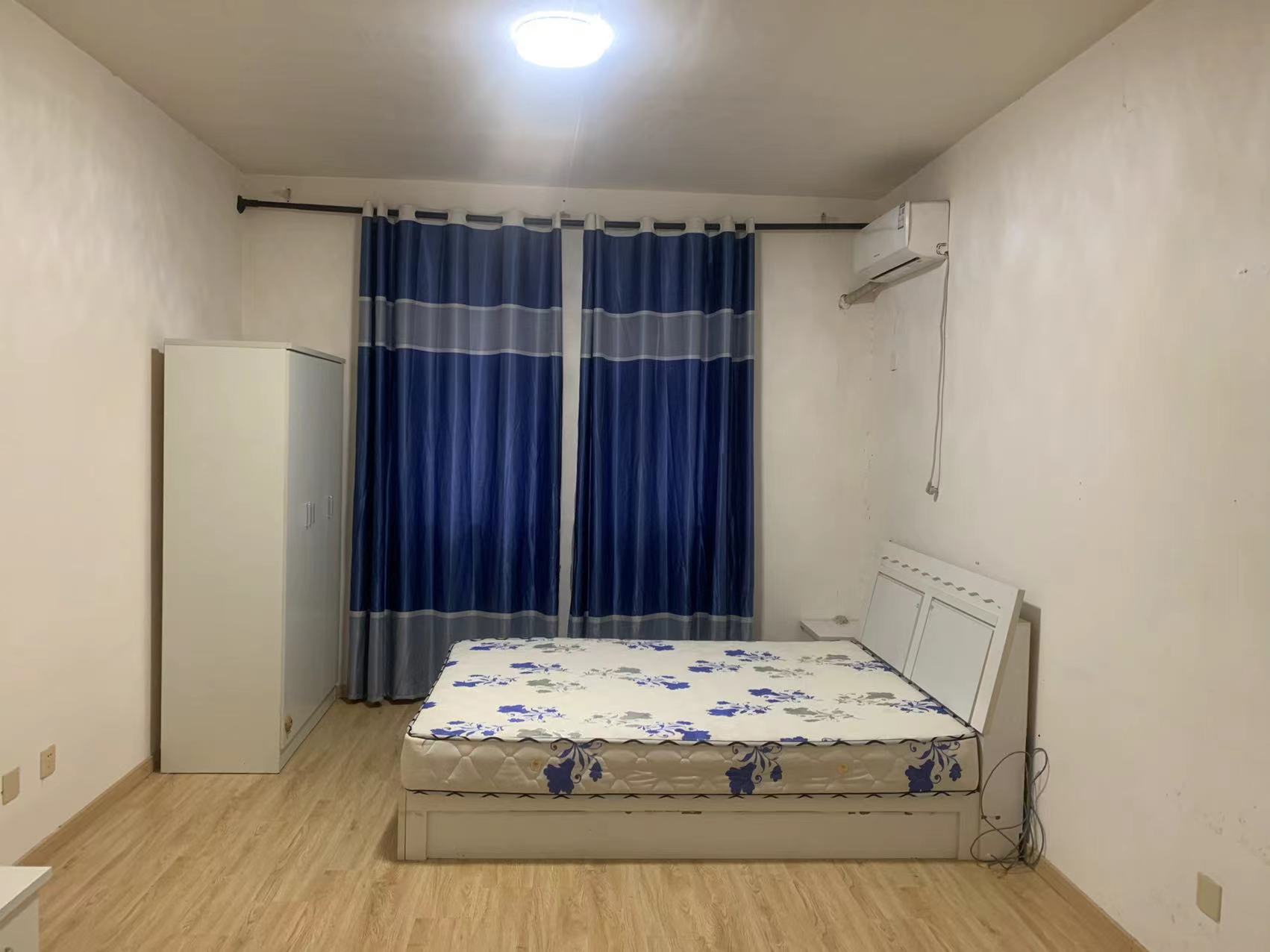 中港城世家 3室2厅2卫 142m&sup2;