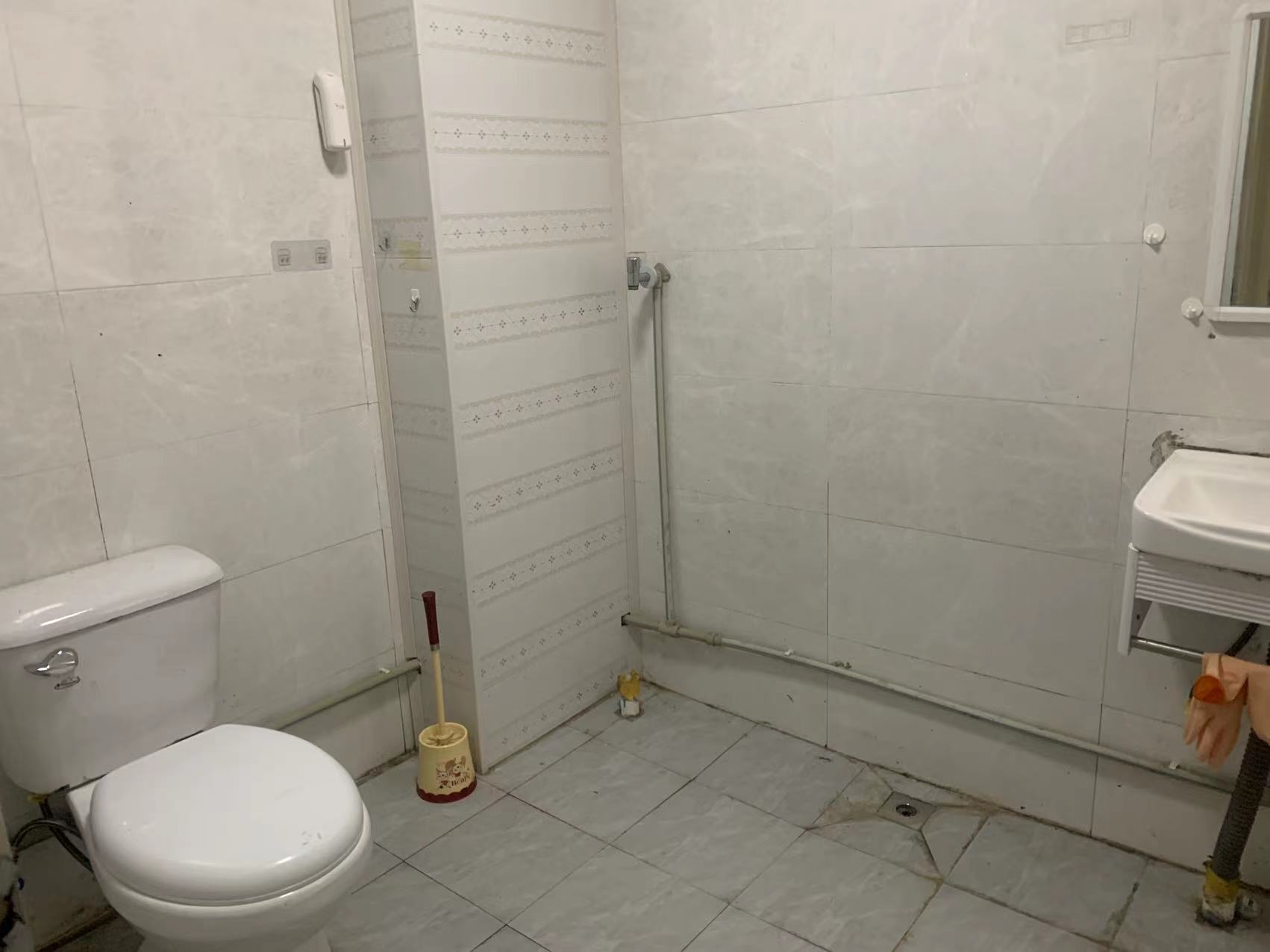 中港城世家 3室2厅2卫 142m&sup2;
