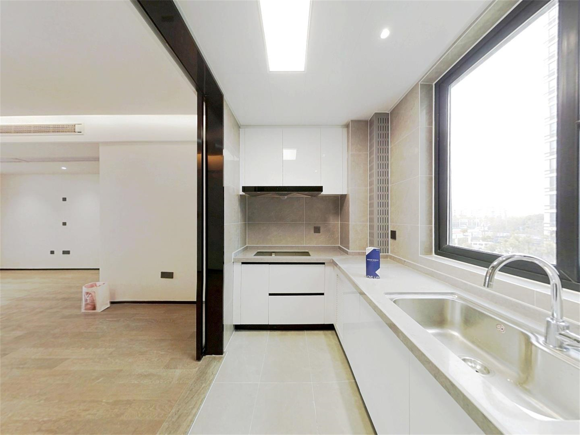 万科翡翠东第 3室2厅2卫 129m&sup2;