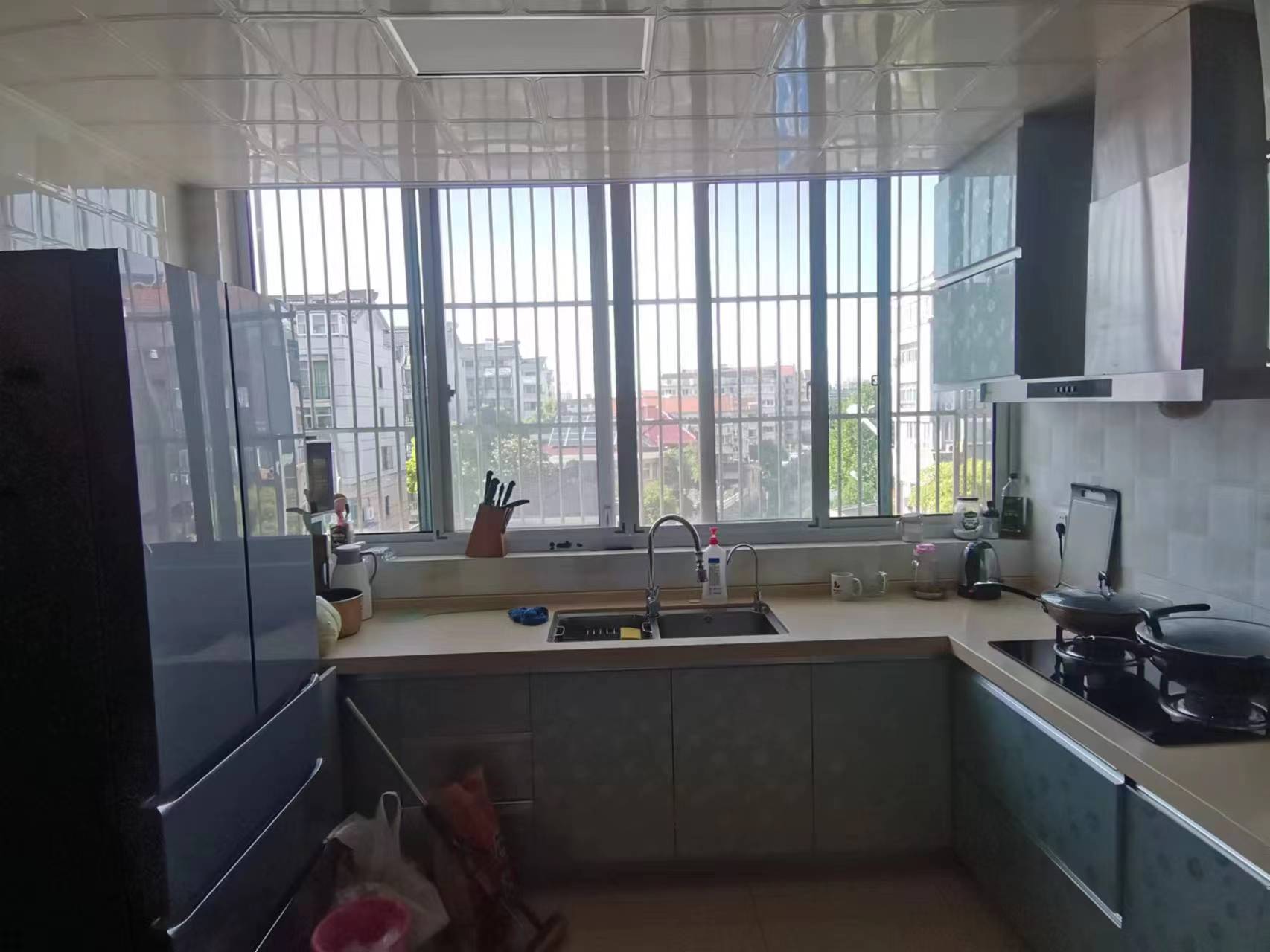 金南小区 3室2厅1卫 109m&sup2;