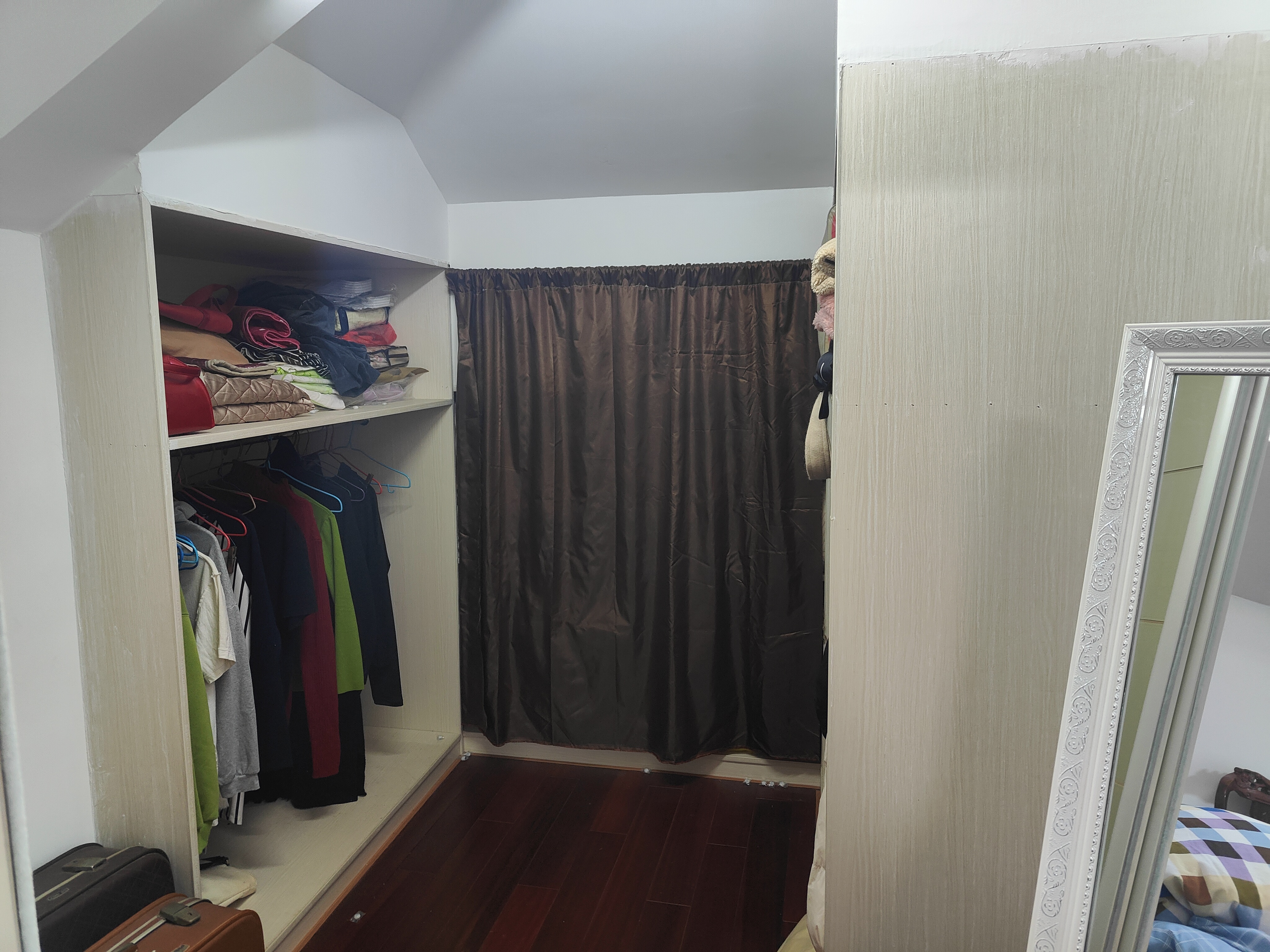 华强城一期 4室2厅2卫 190m&sup2;