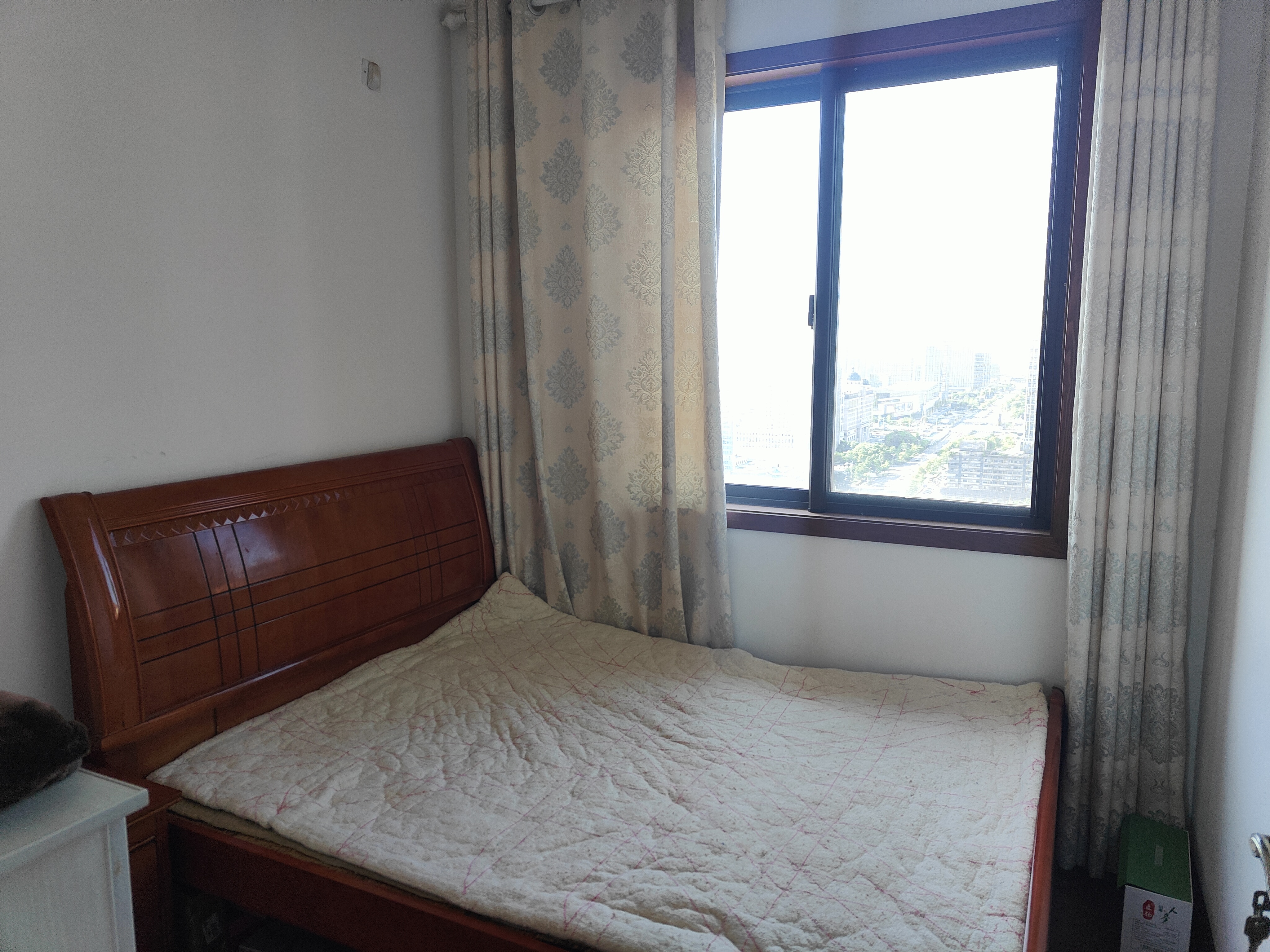 华强城一期 4室2厅2卫 190m&sup2;