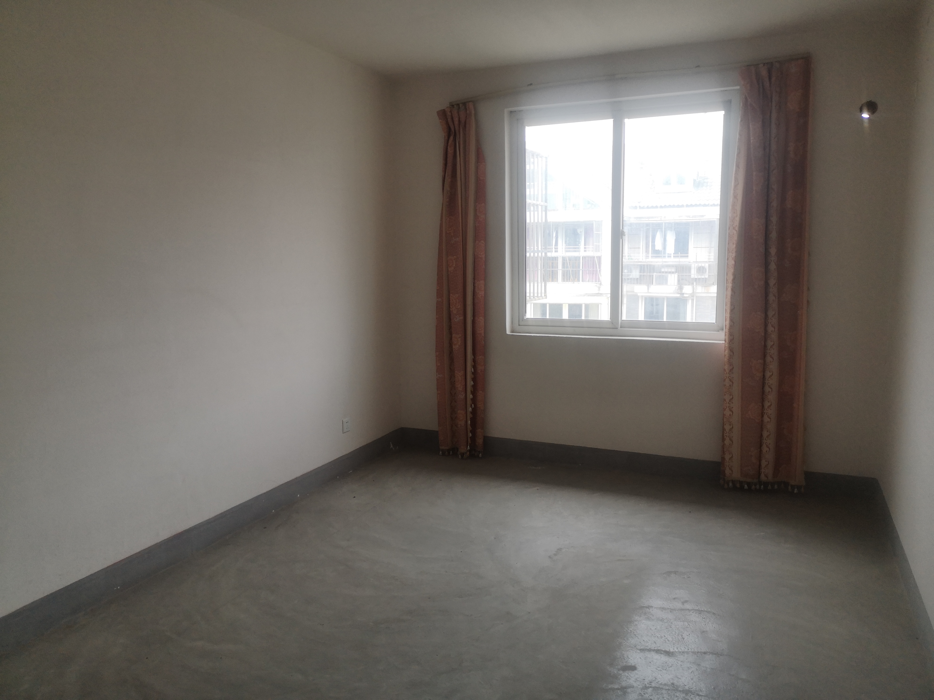 新港花苑西区 3室2厅1卫 132m&sup2;
