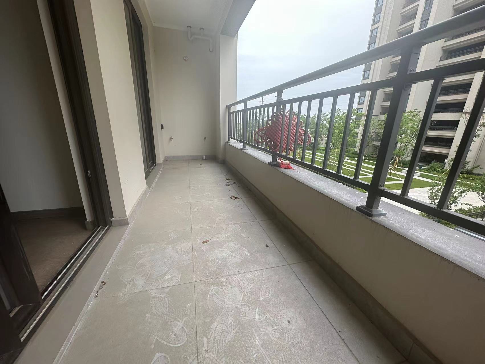 湖山源著 3室1厅1卫 100m&sup2;
