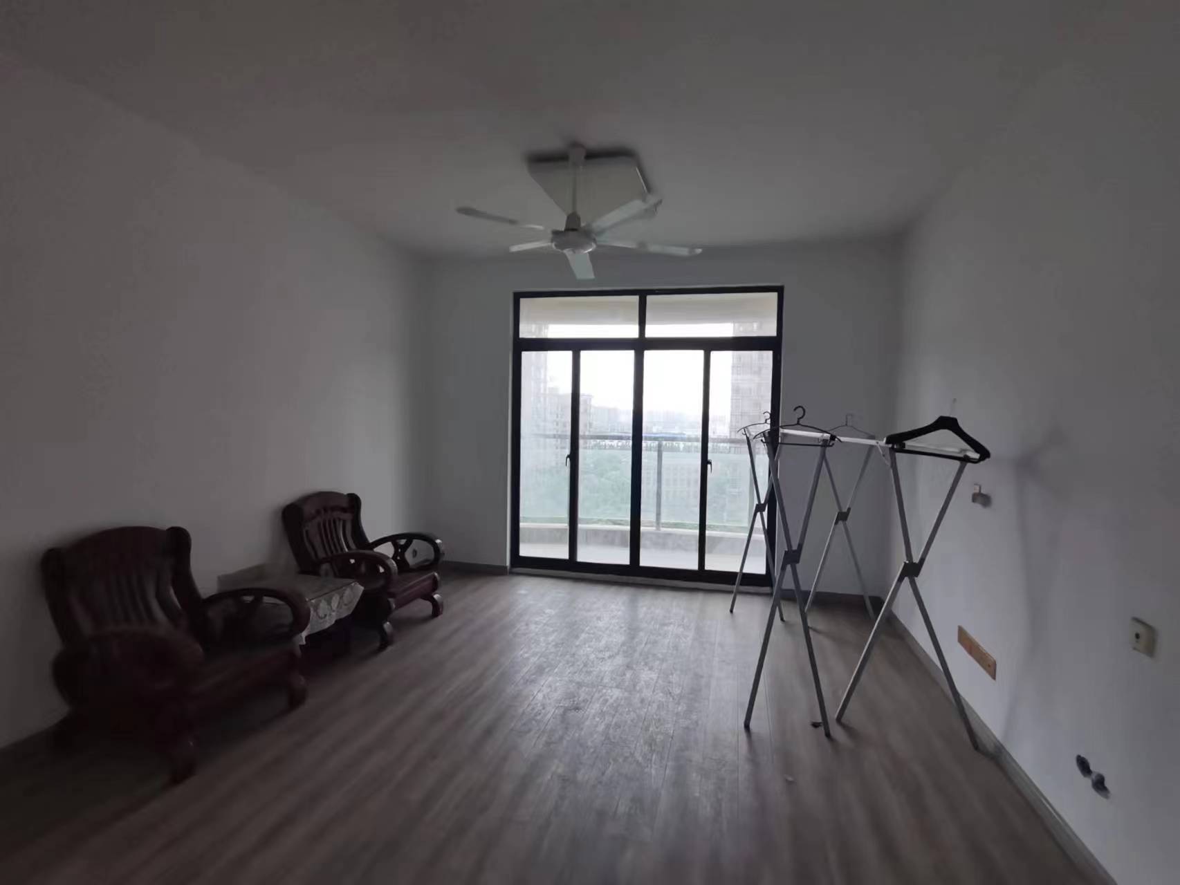 银河湾 3室2厅2卫 140.2m²