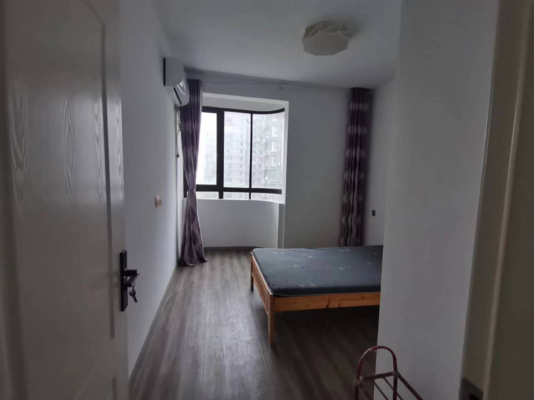 银河湾 3室2厅2卫 140.2m&sup2;