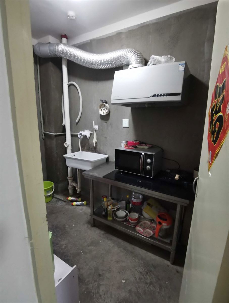 陆洪小镇街区 1室1厅1卫 61m&sup2;