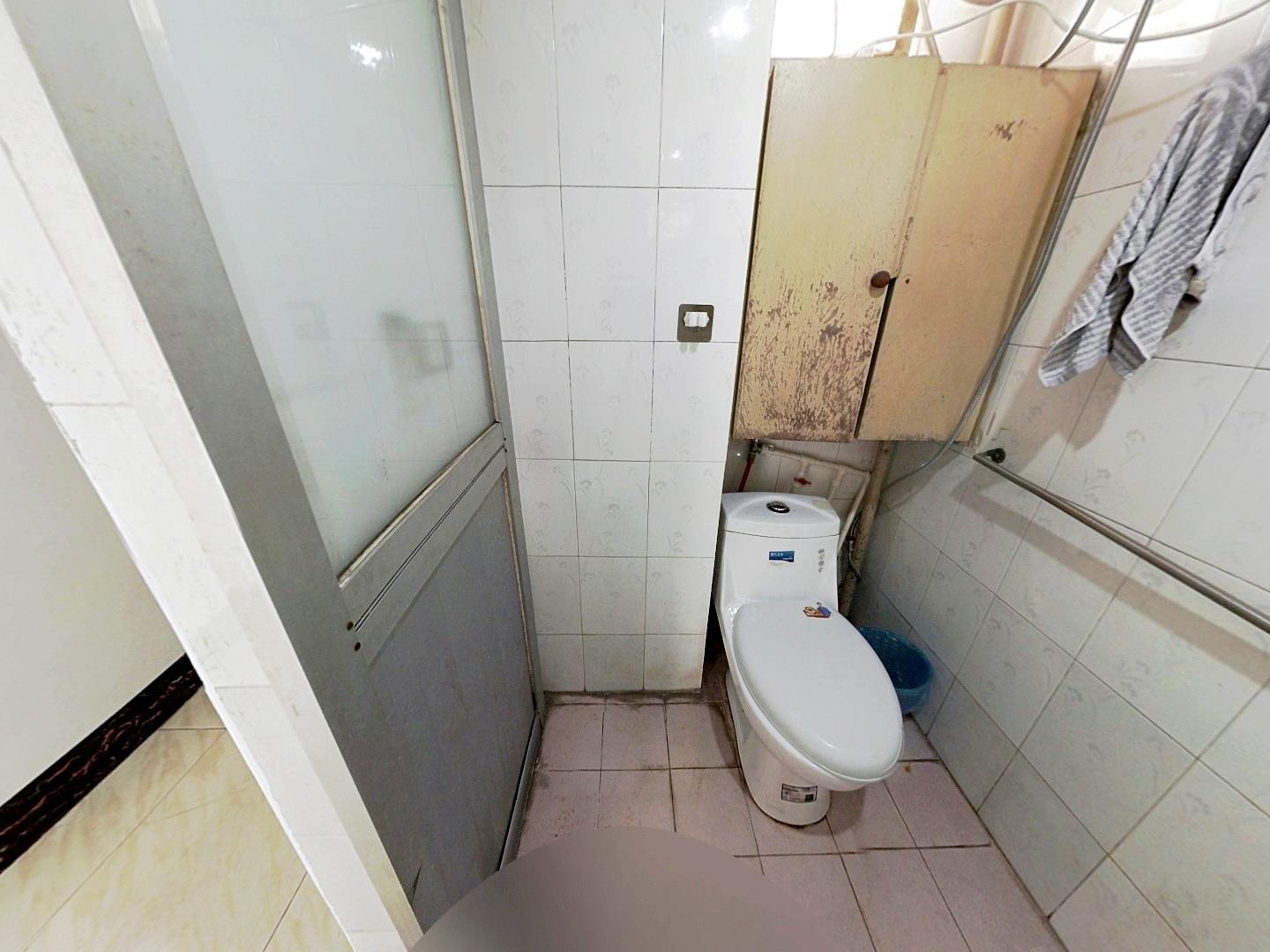 新华二村 1室1厅1卫 55m&sup2;