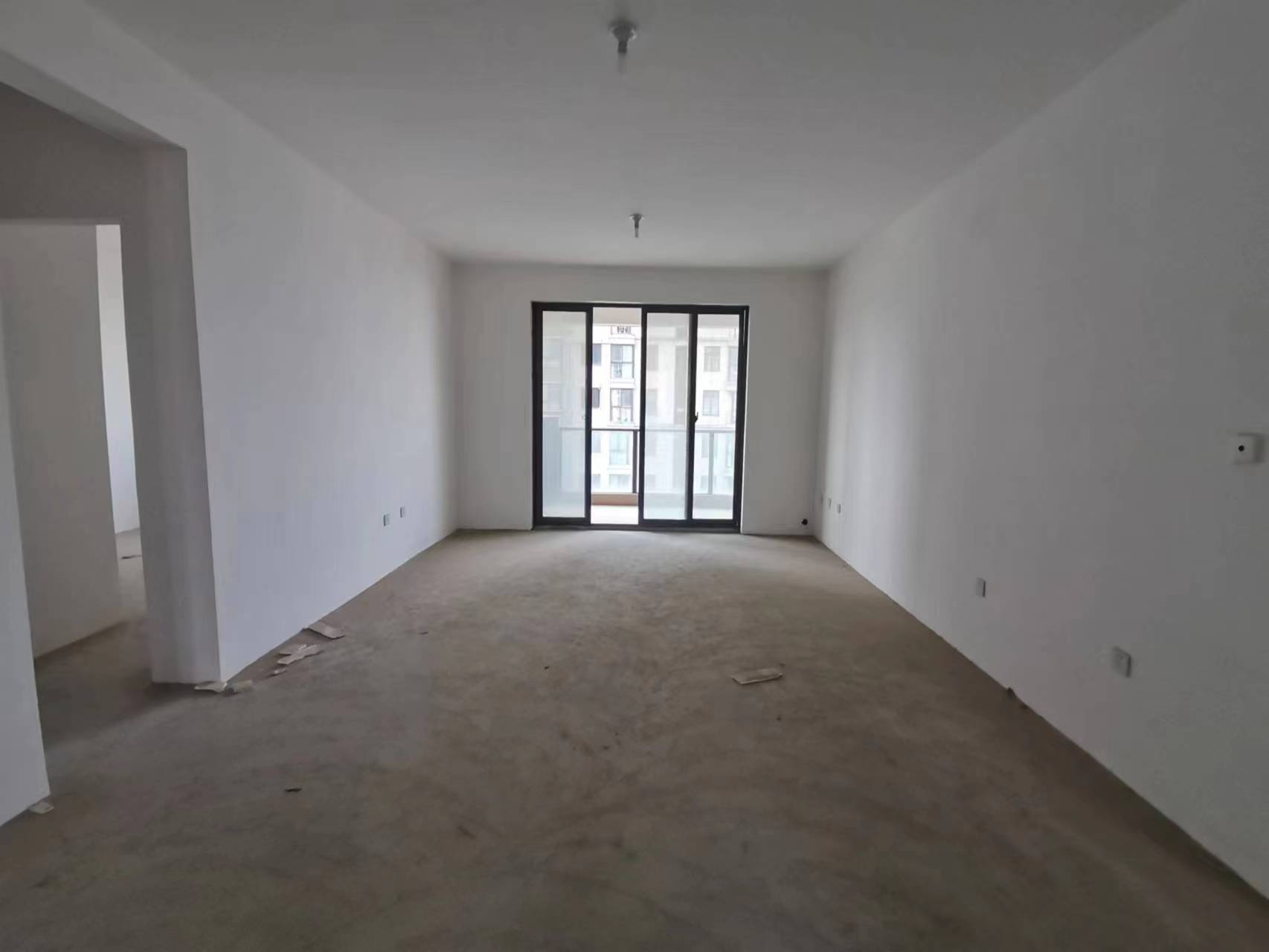 金通家园 3室2厅2卫 142m²