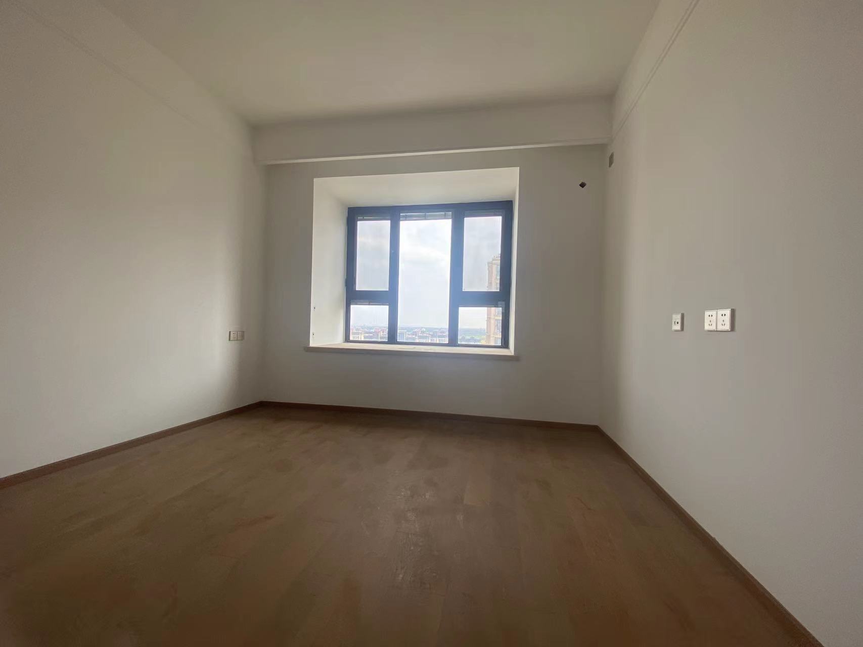 中南君悦府 4室2厅2卫 130m&sup2;