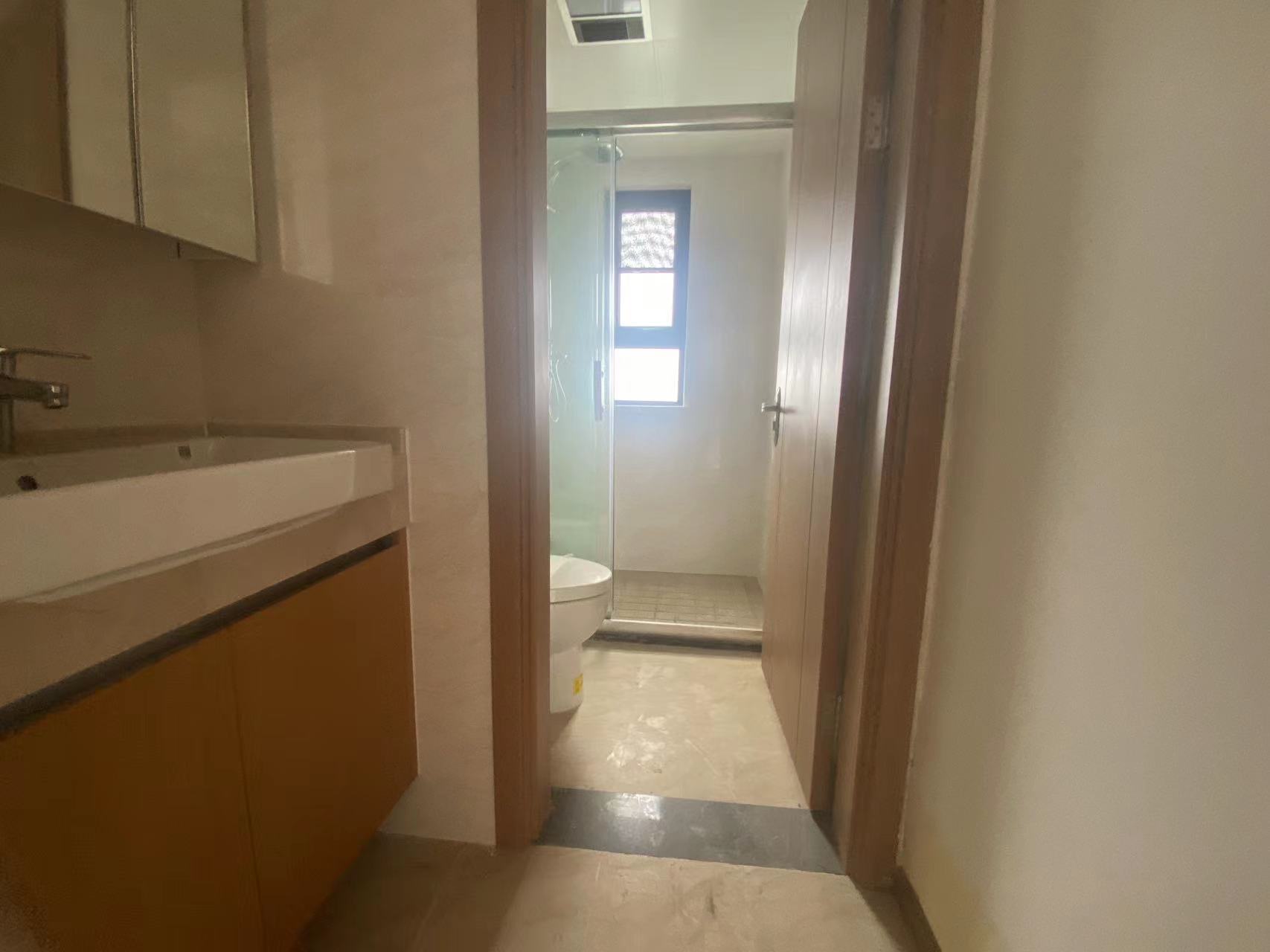中南君悦府 4室2厅2卫 130m&sup2;