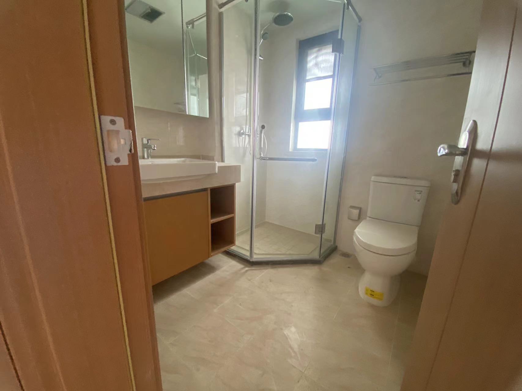 中南君悦府 4室2厅2卫 130m&sup2;