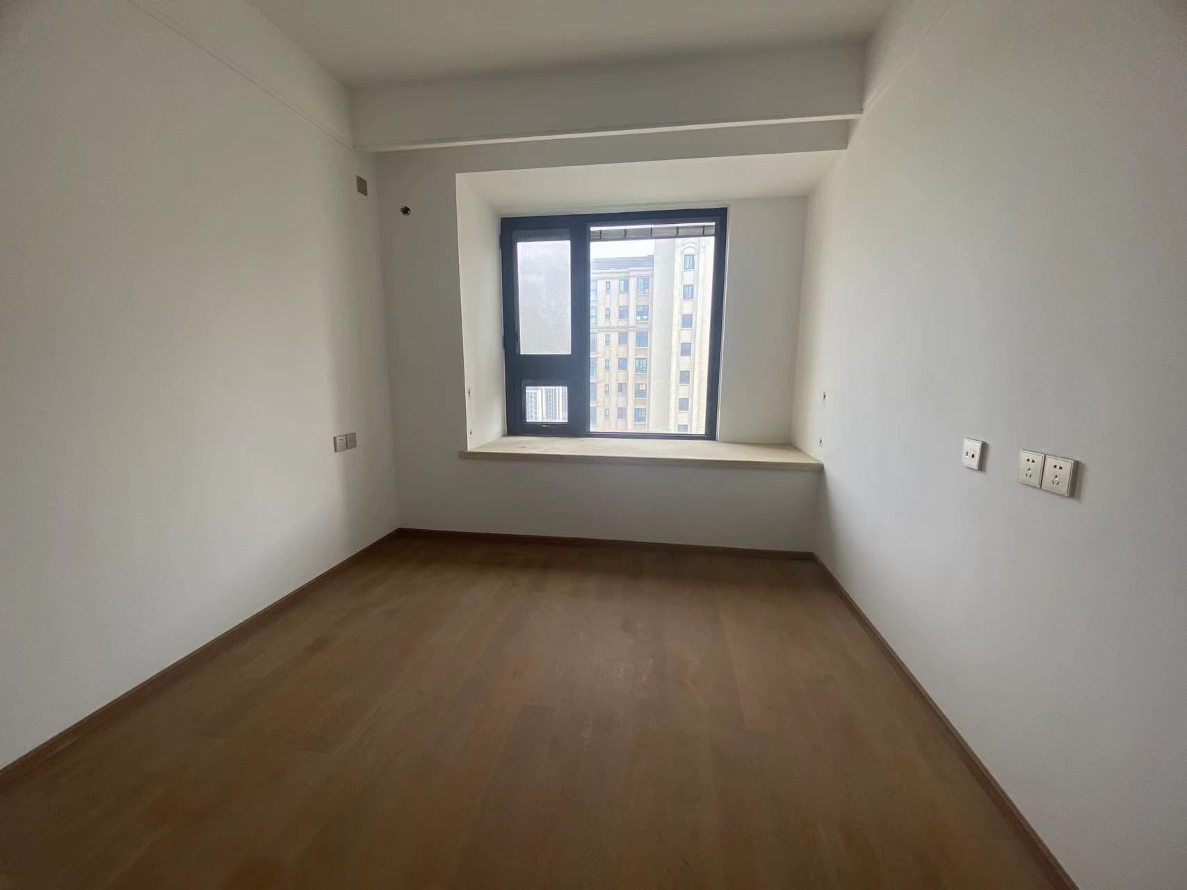 中南君悦府 4室2厅2卫 130m&sup2;