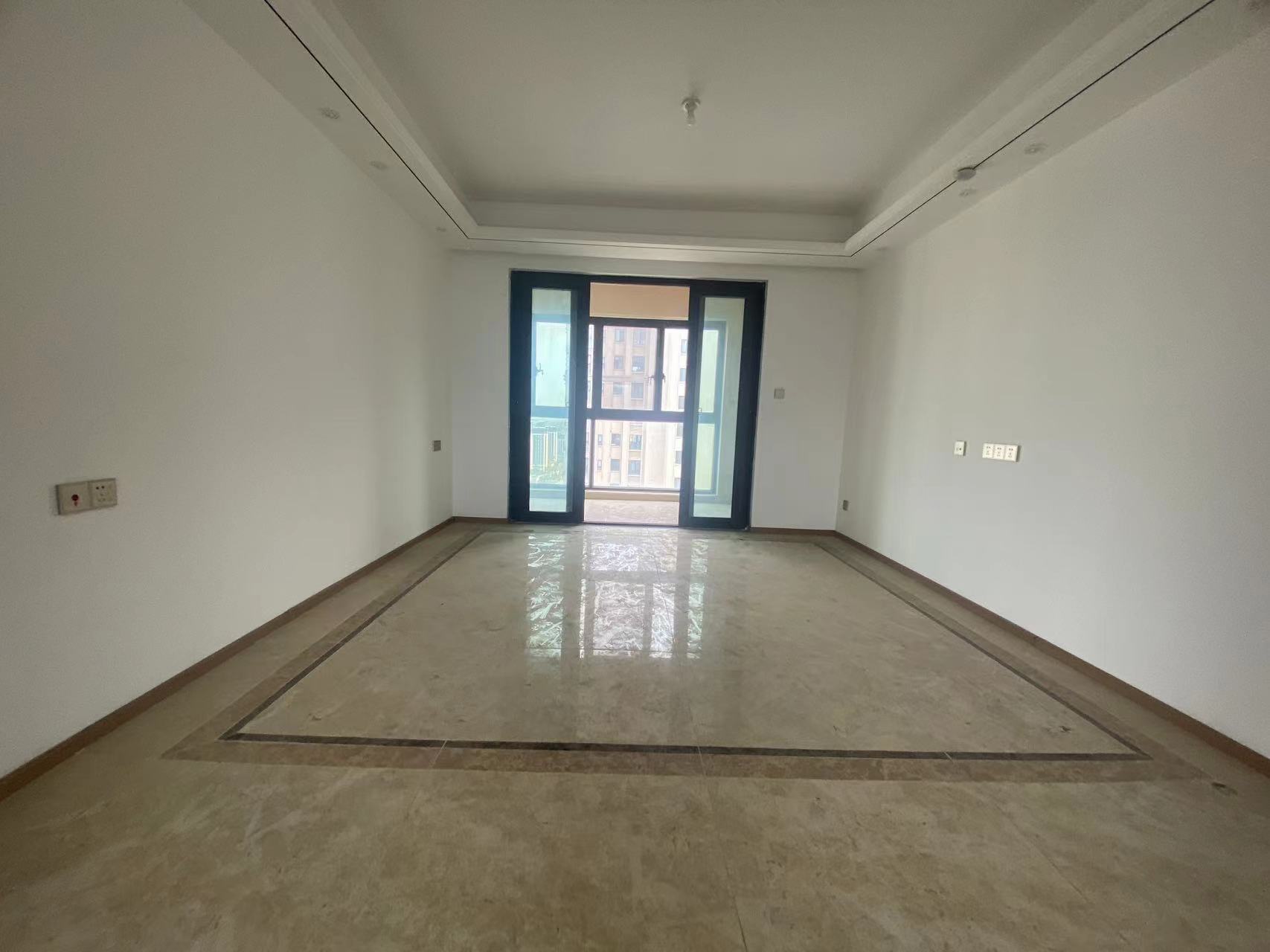 中南君悦府 4室2厅2卫 130m&sup2;