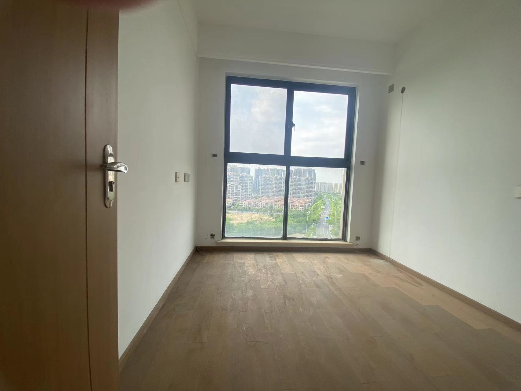 中南君悦府 4室2厅2卫 130m&sup2;