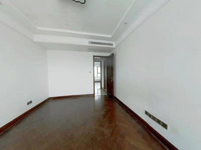圆融广场公馆 3室2厅2卫 186m&sup2;