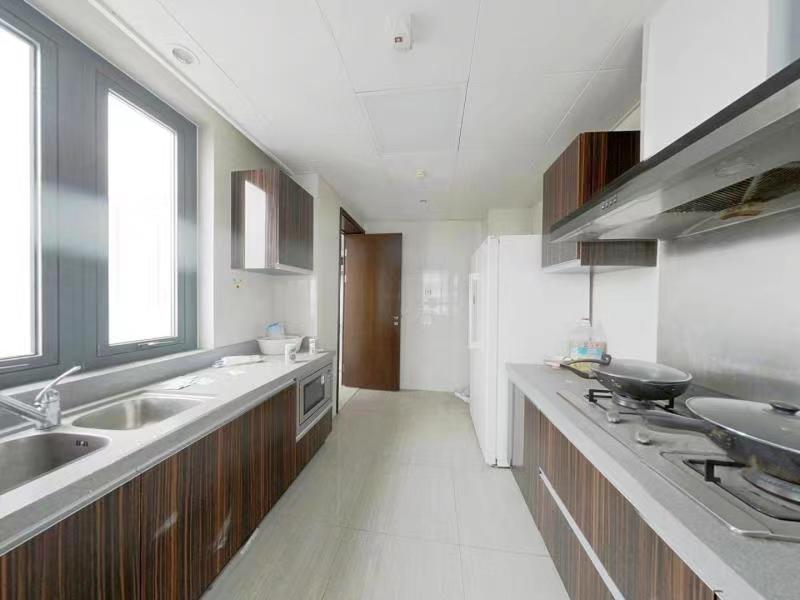 圆融广场公馆 3室2厅2卫 186m&sup2;