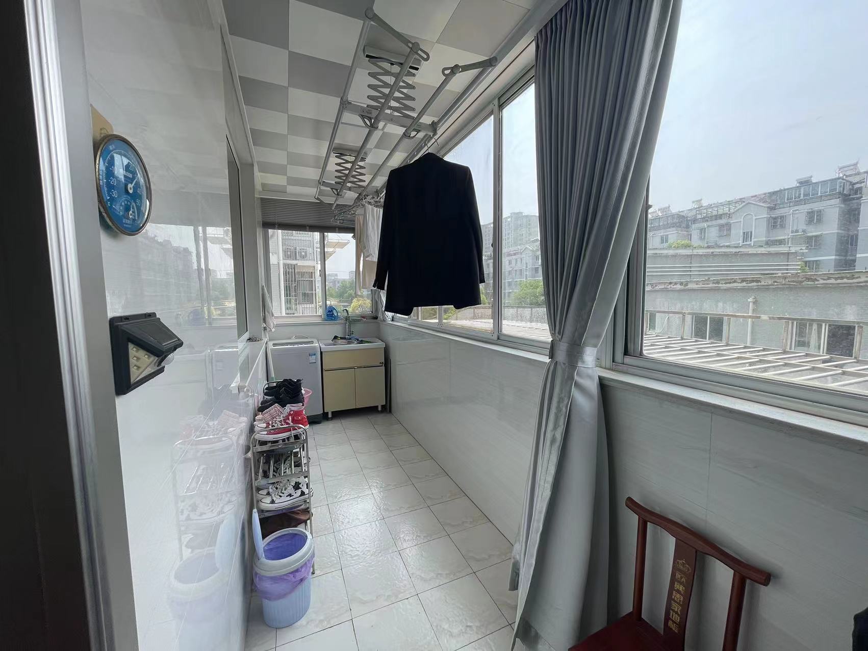 银河家园 3室2厅1卫 97.00m&sup2;