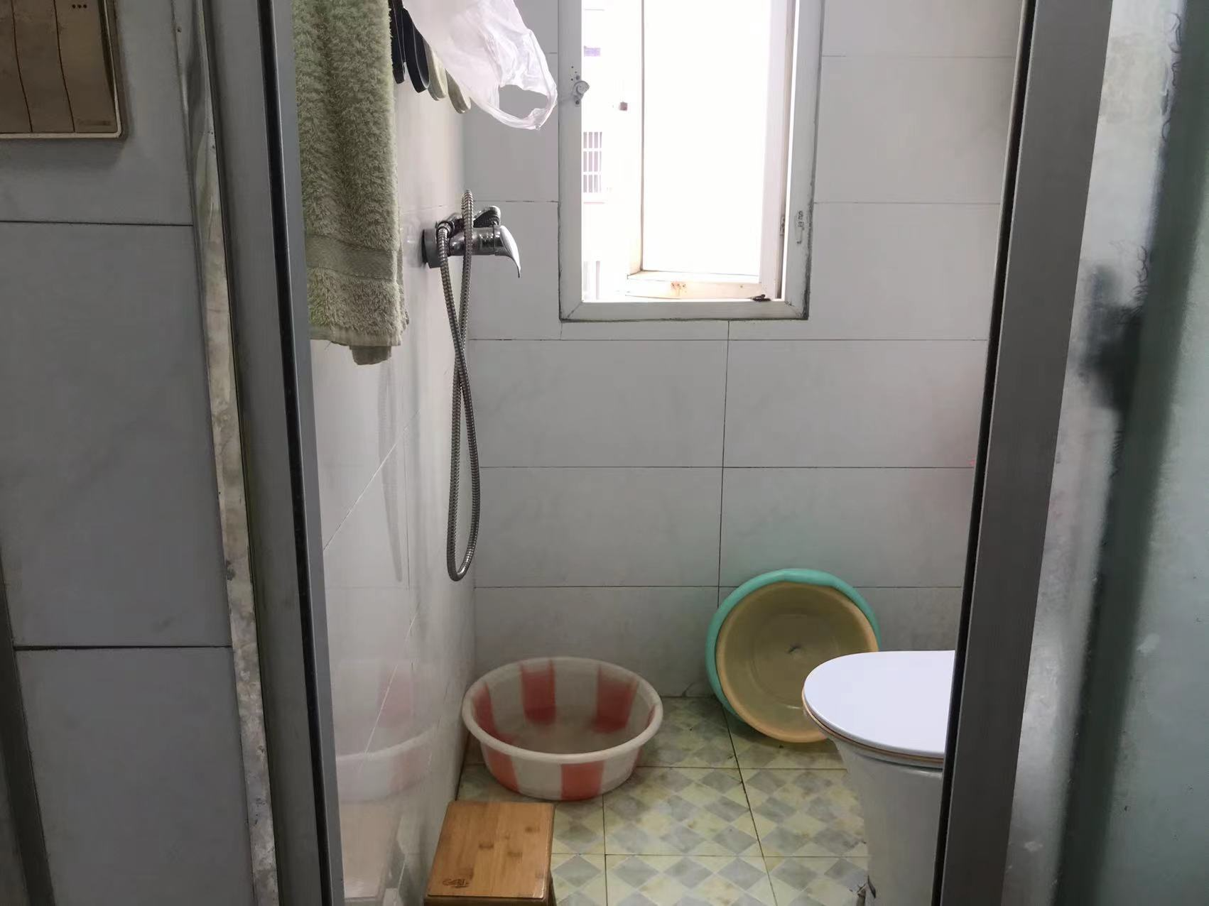 城港新村 3室1厅1卫 72m²