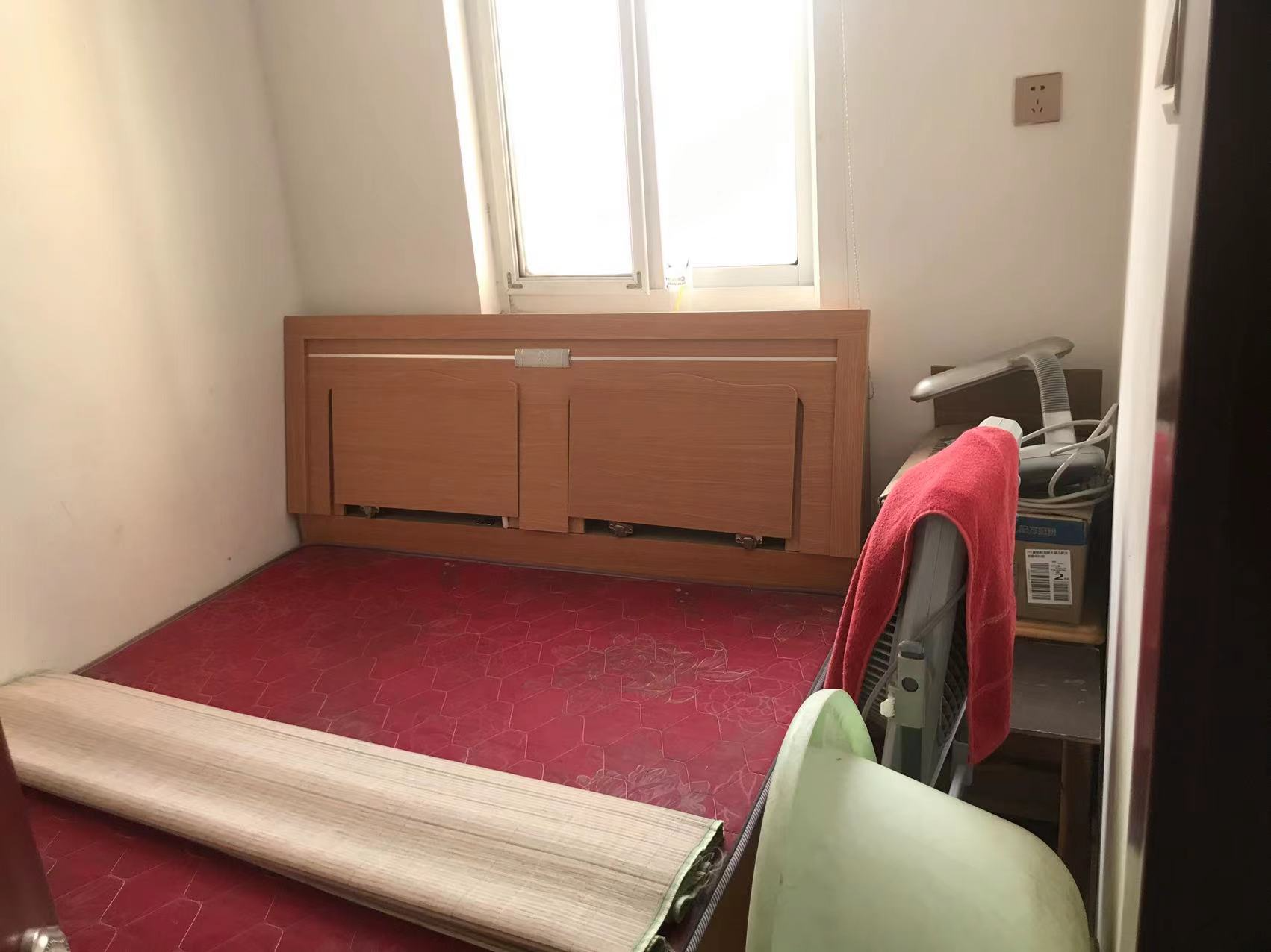城港新村 3室1厅1卫 72m²