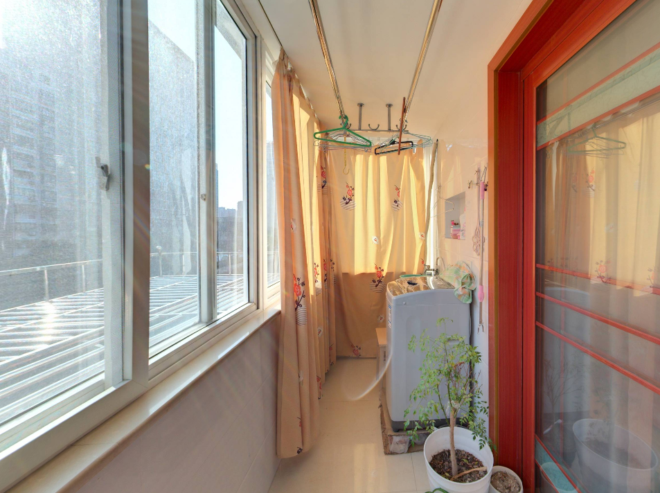 东大俪鑫 3室2厅1卫 129m&sup2;