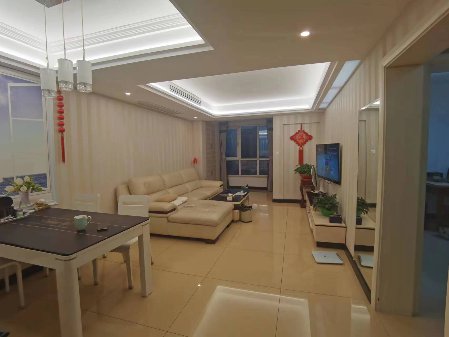 万通城 5室2厅2卫 122m²