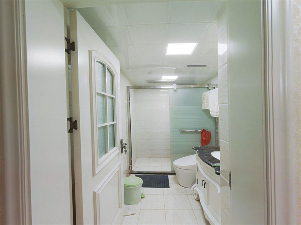 万达华府 4室2厅2卫 142.7m&sup2;