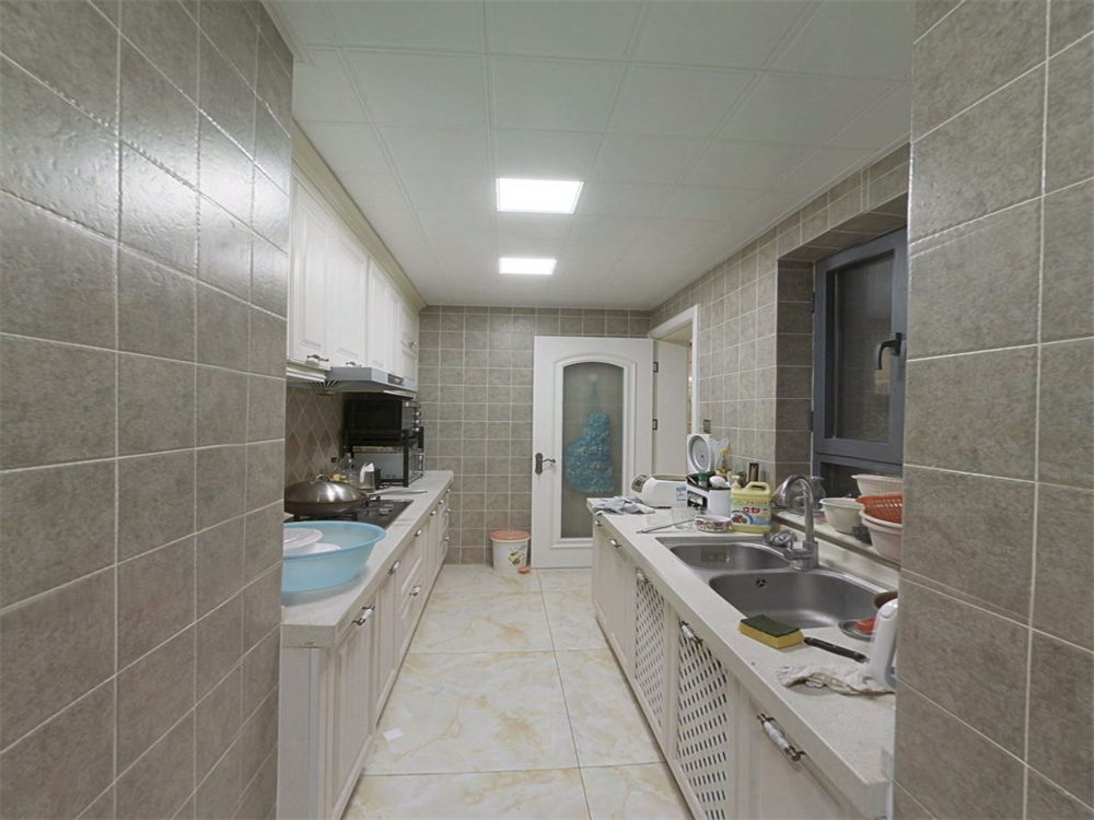万达华府 4室2厅2卫 142.7m&sup2;