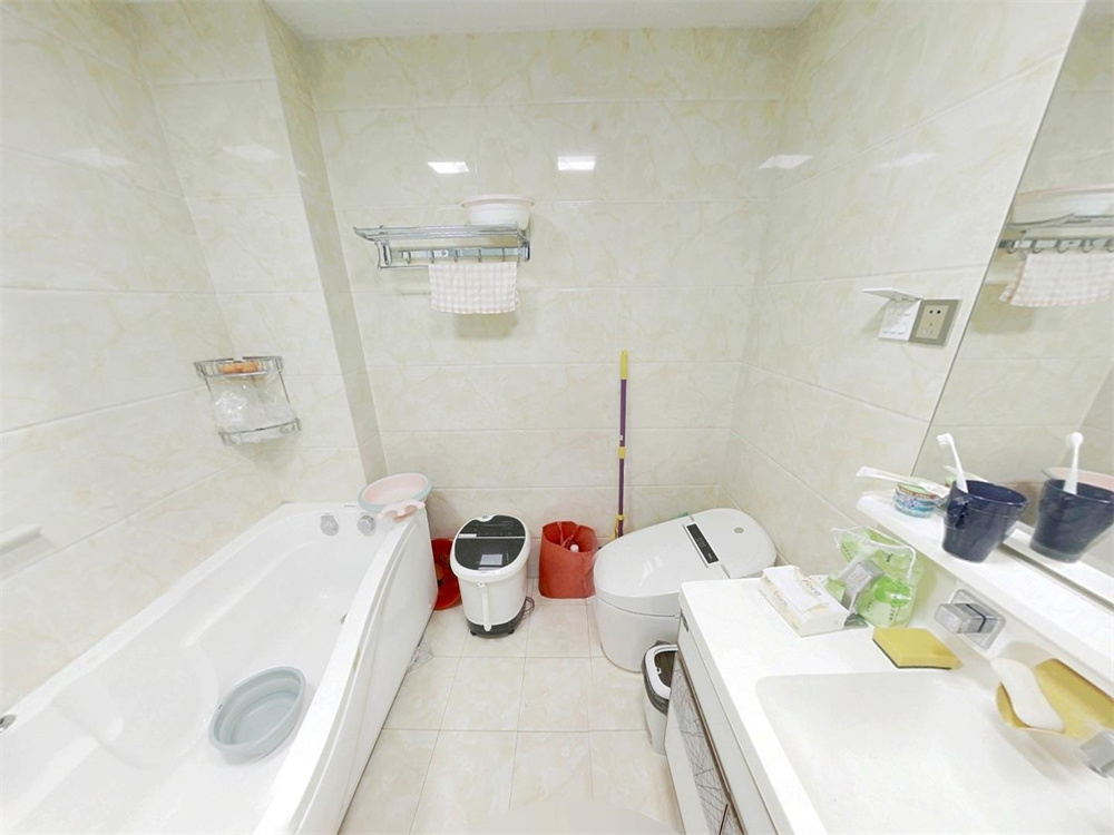 万达华府 4室2厅2卫 142.7m&sup2;