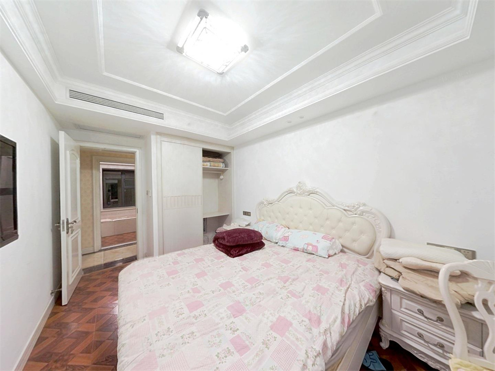 万达华府 4室2厅2卫 142.7m&sup2;