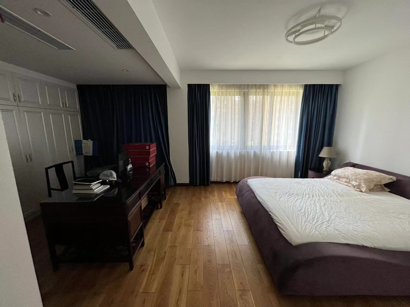 万濠世家 4室2厅2卫 180.00m&sup2;