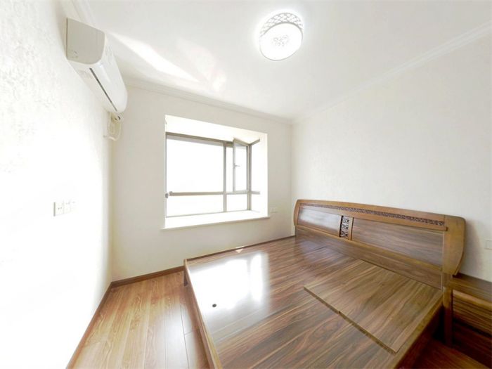 华强城 2室2厅1卫 86m²