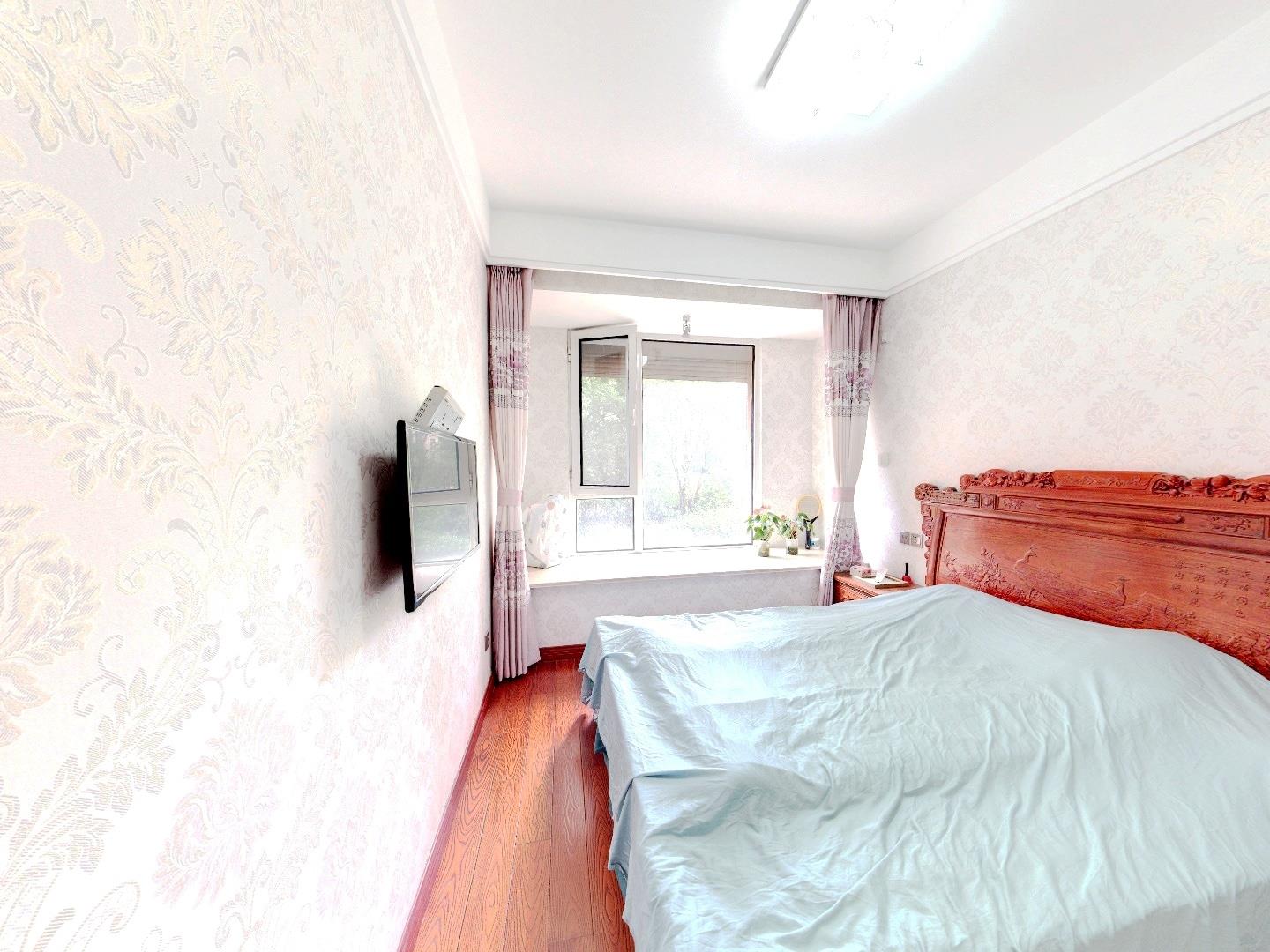 中南世纪花城二期 3室2厅2卫 130.00m&sup2;