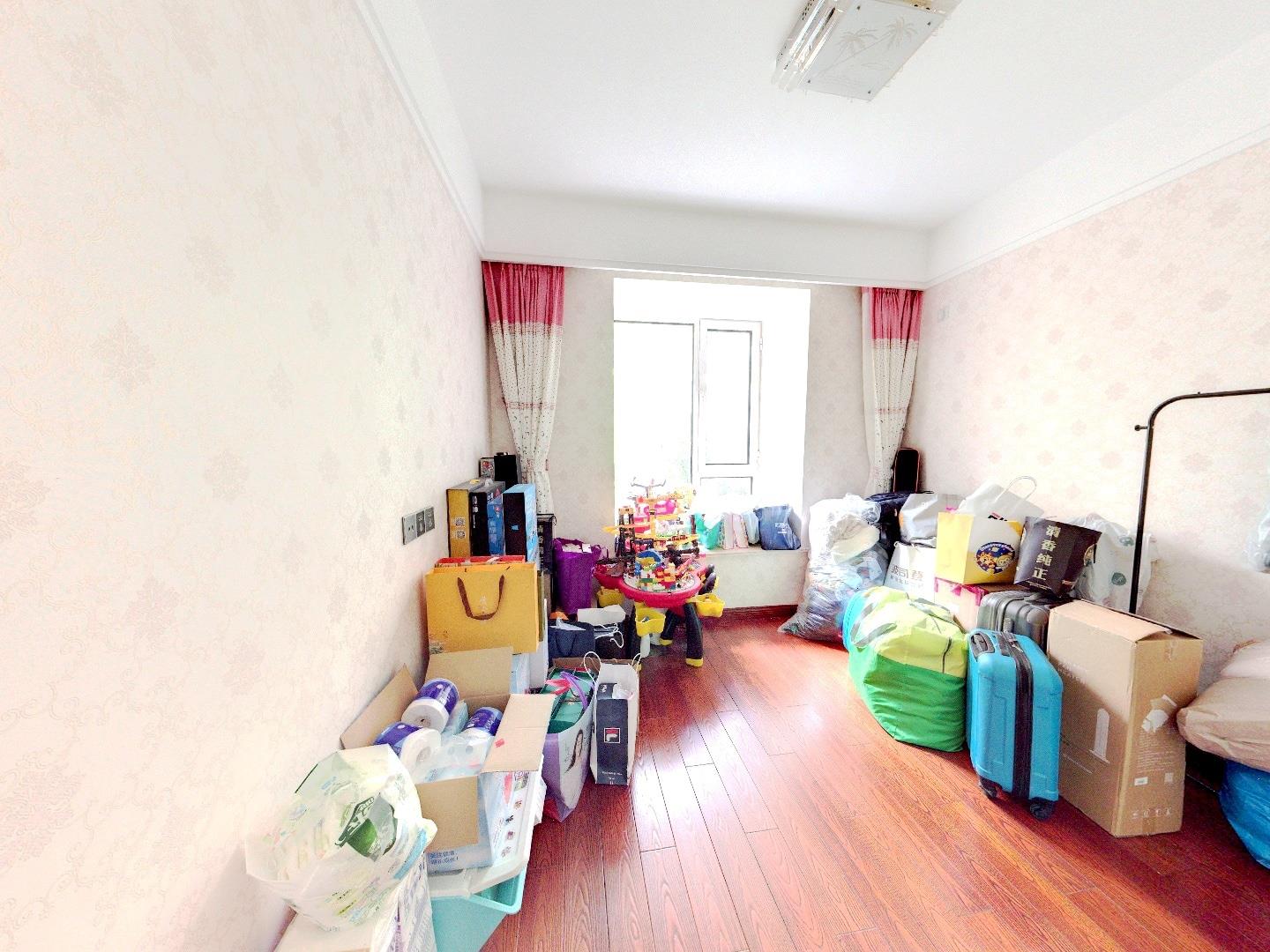 中南世纪花城二期 3室2厅2卫 130.00m&sup2;