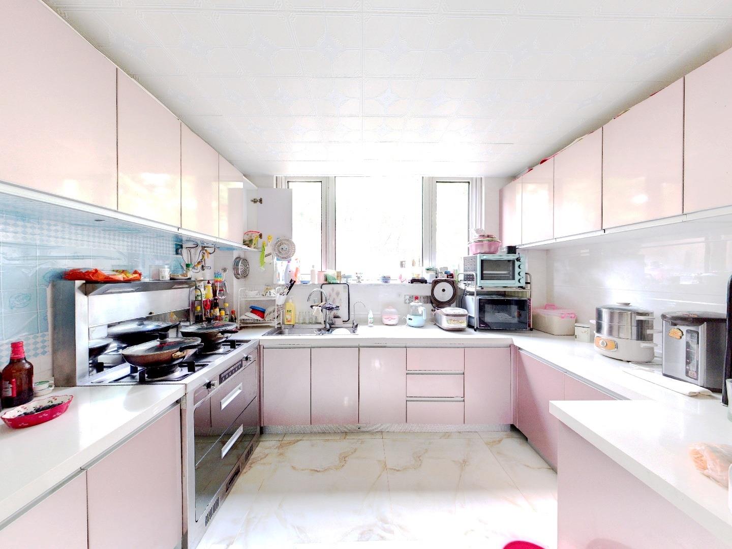 中南世纪花城二期 3室2厅2卫 130.00m&sup2;