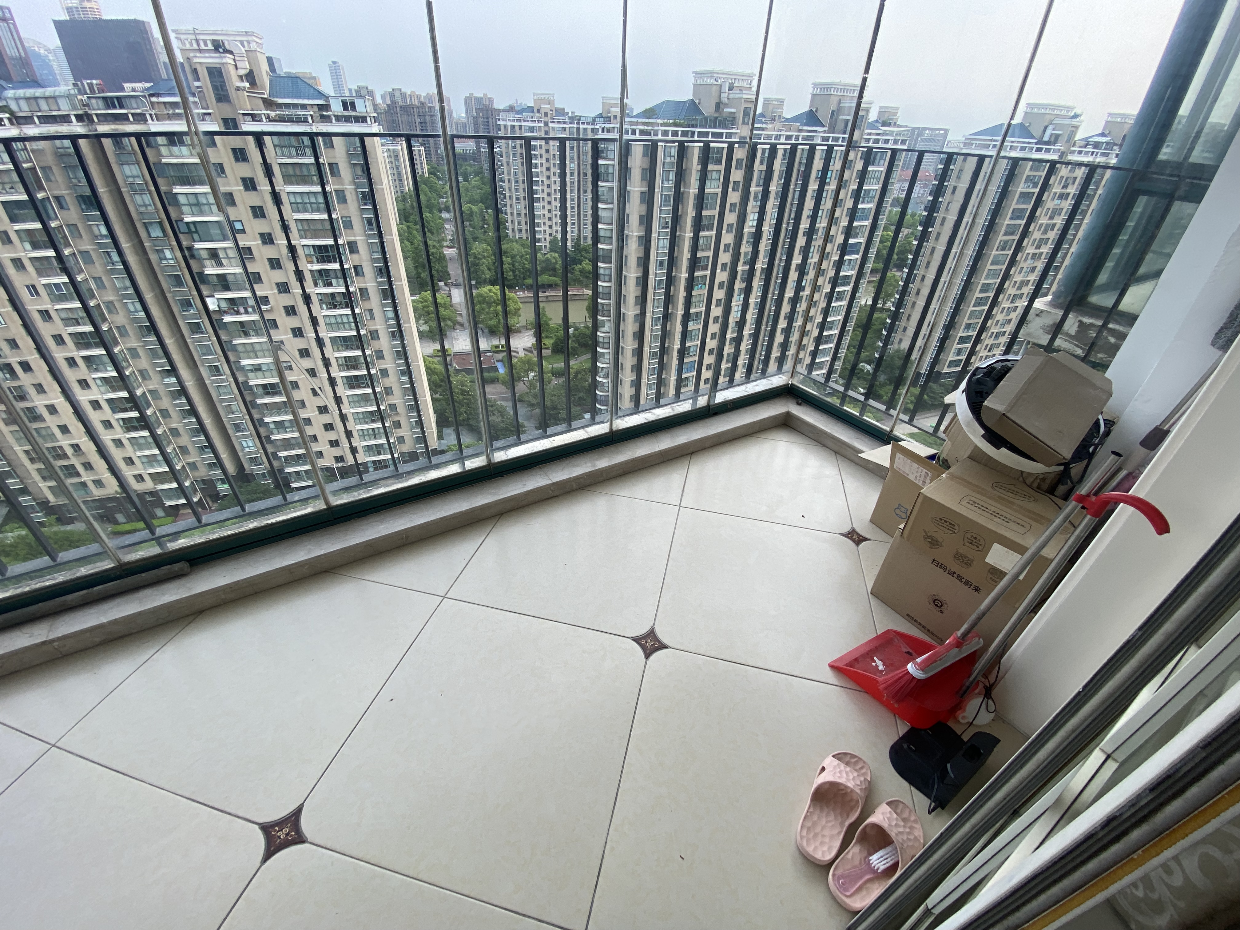 新城小区 5室3厅2卫 208.00m&sup2;
