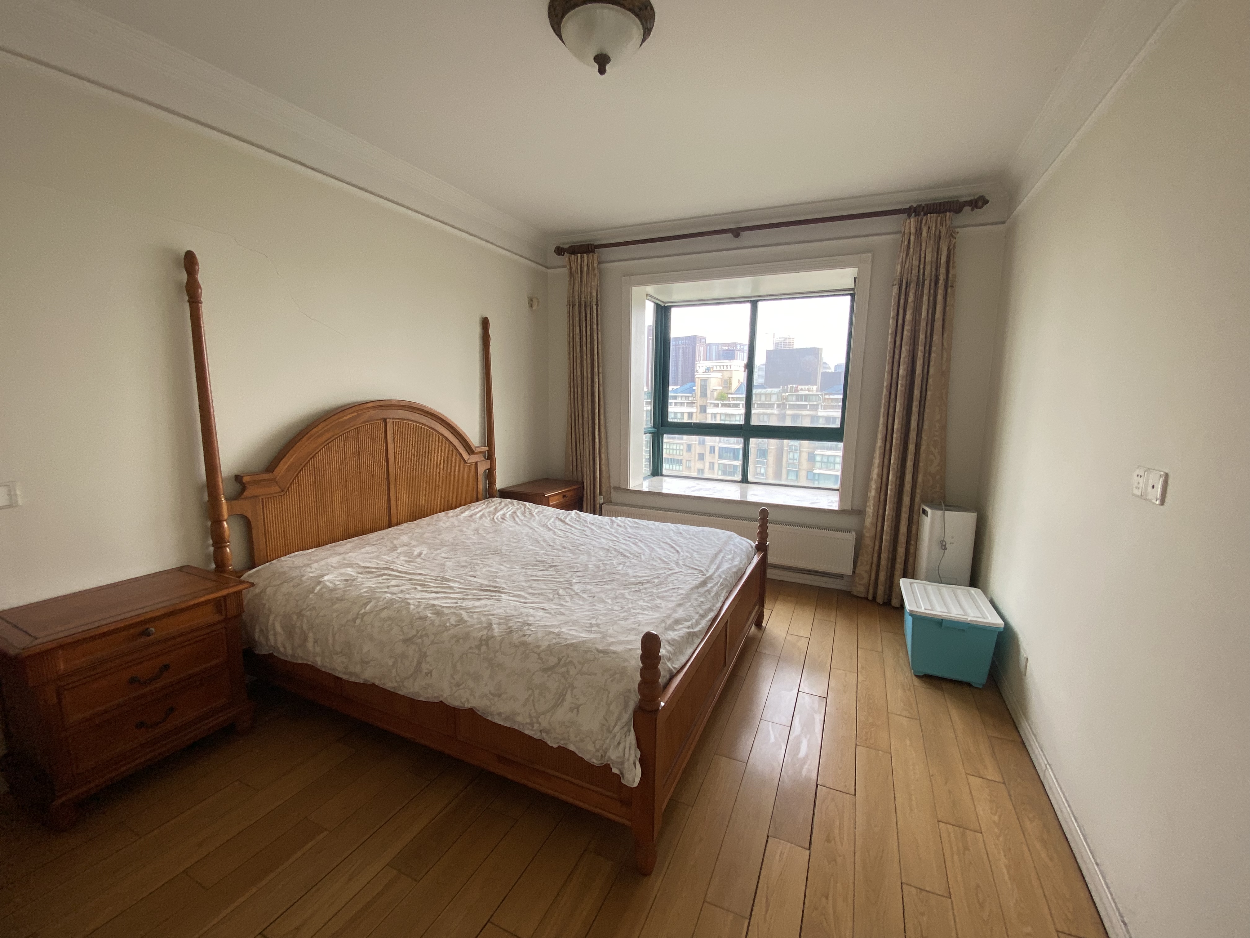 新城小区 5室3厅2卫 208.00m&sup2;