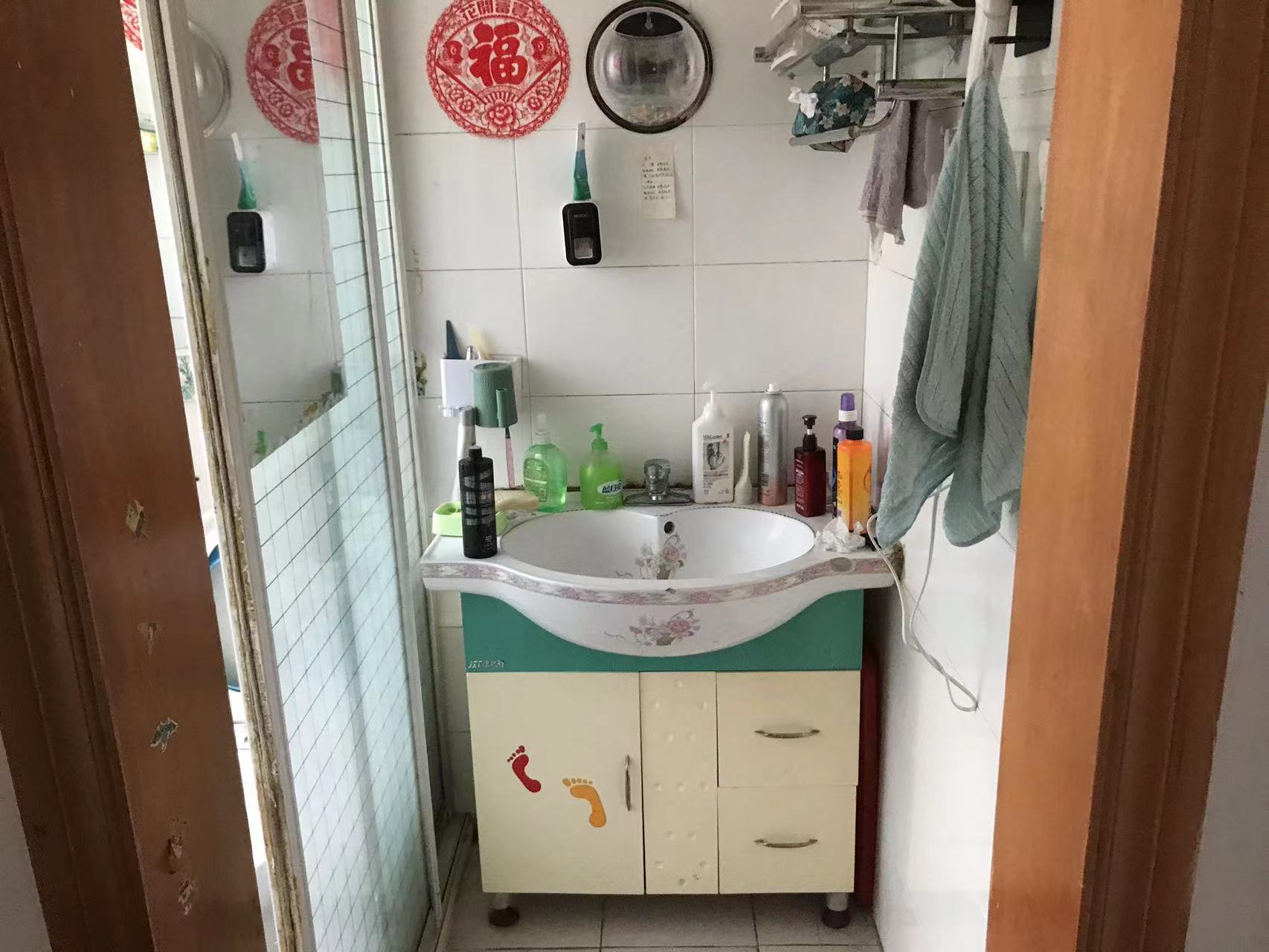 城港新村 2室1厅1卫 65m&sup2;