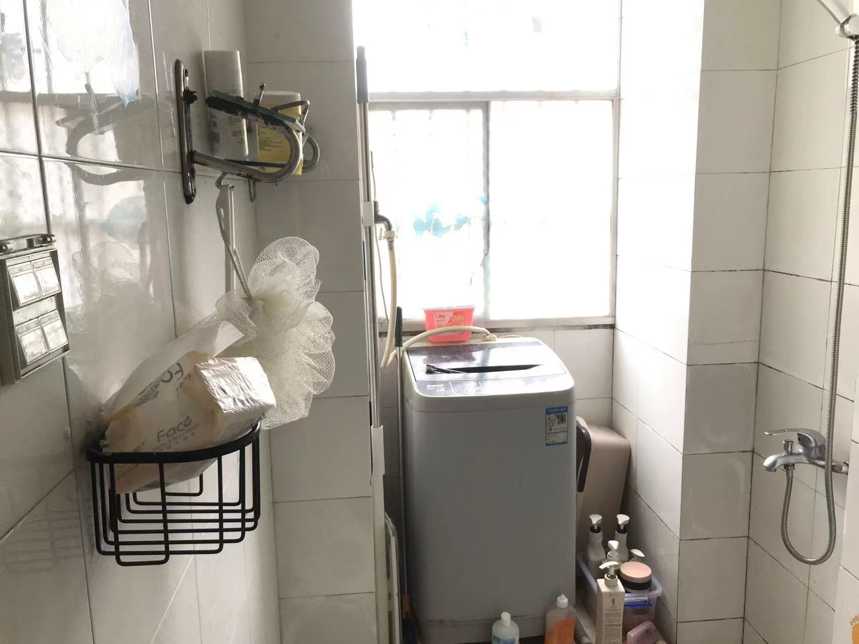 城港新村 2室1厅1卫 65m&sup2;