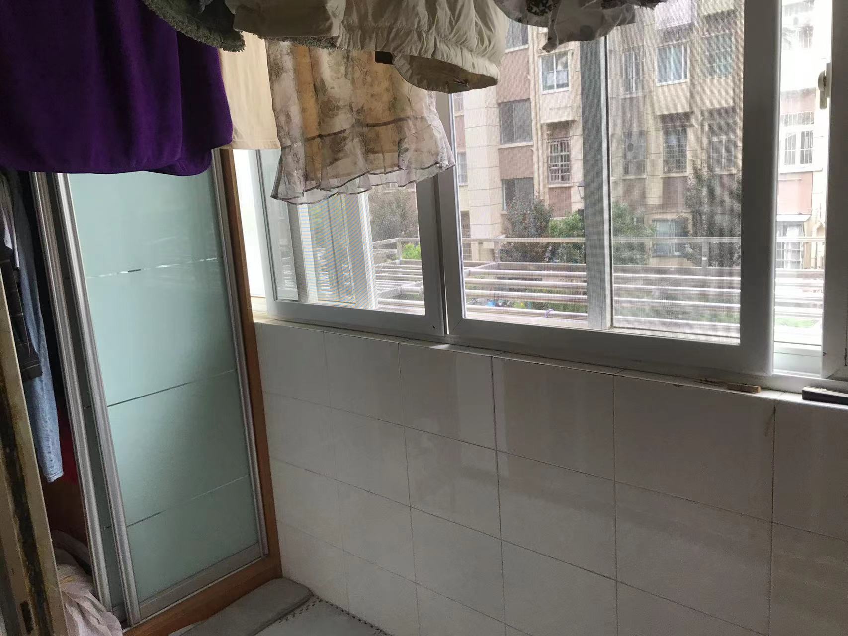 城港新村 2室1厅1卫 65m&sup2;