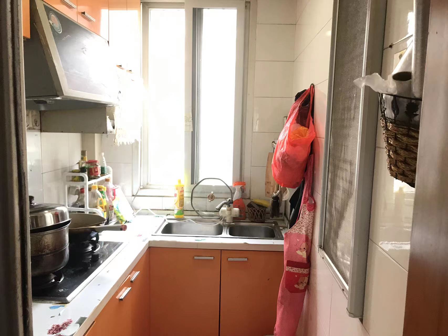 城港新村 2室1厅1卫 65m&sup2;