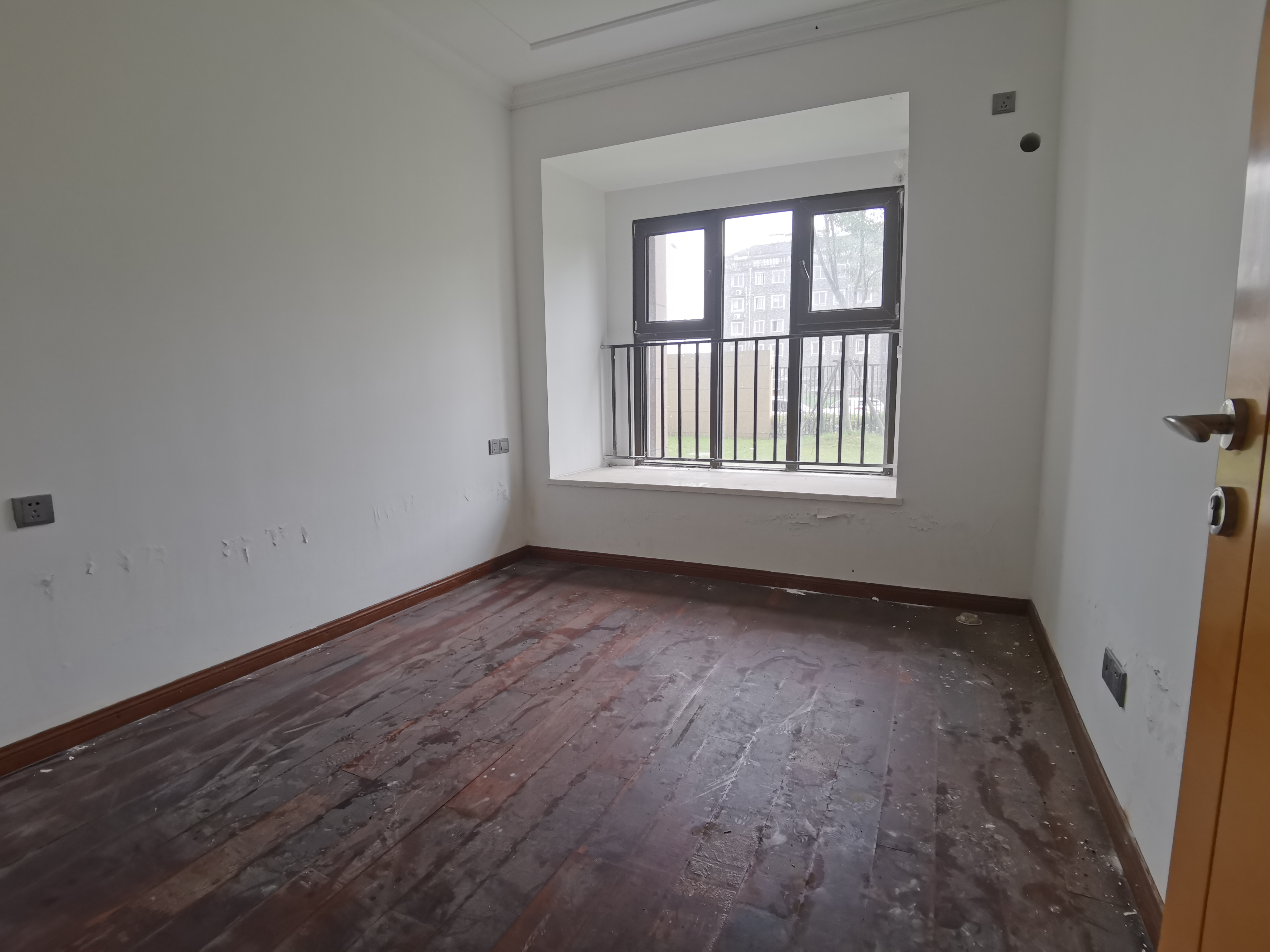 富力院士廷 3室2厅2卫 109m&sup2;
