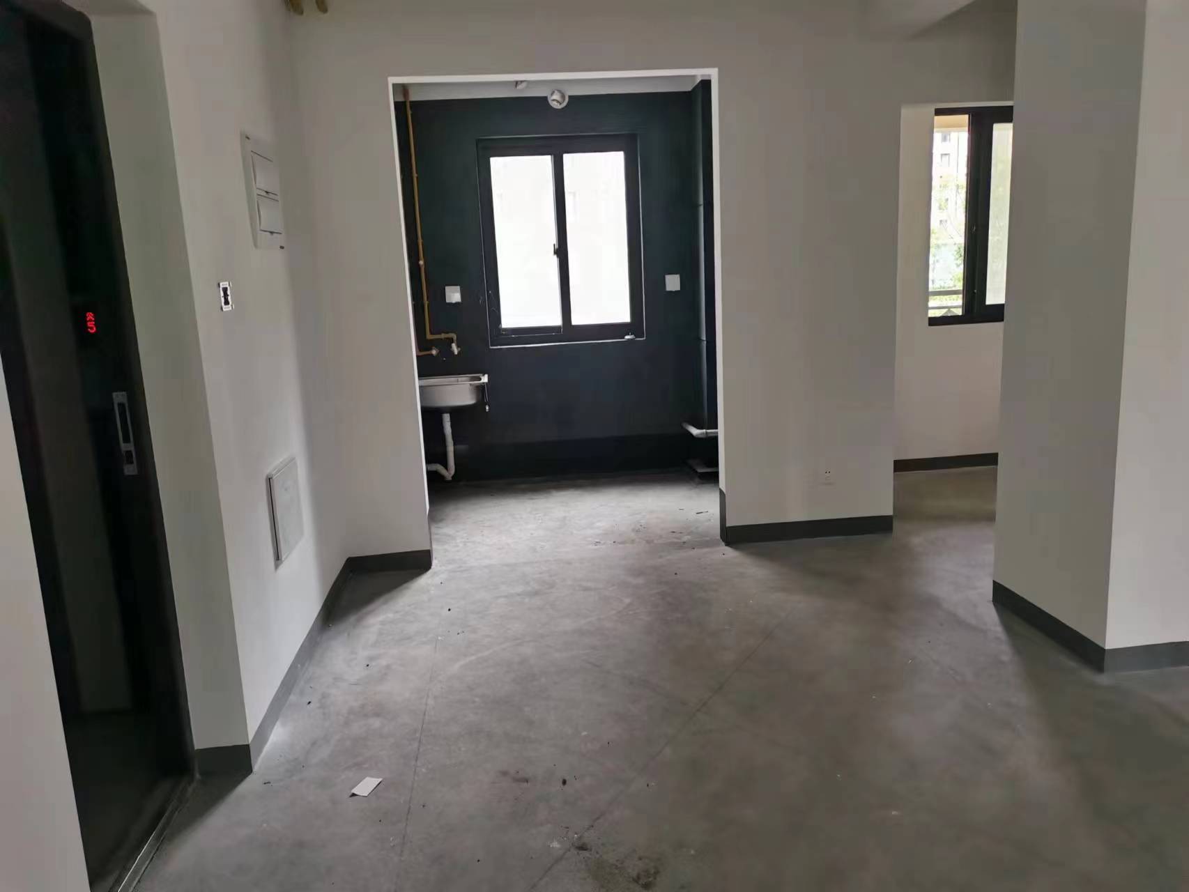 招商新城雍景湾 3室2厅2卫 100.00m²