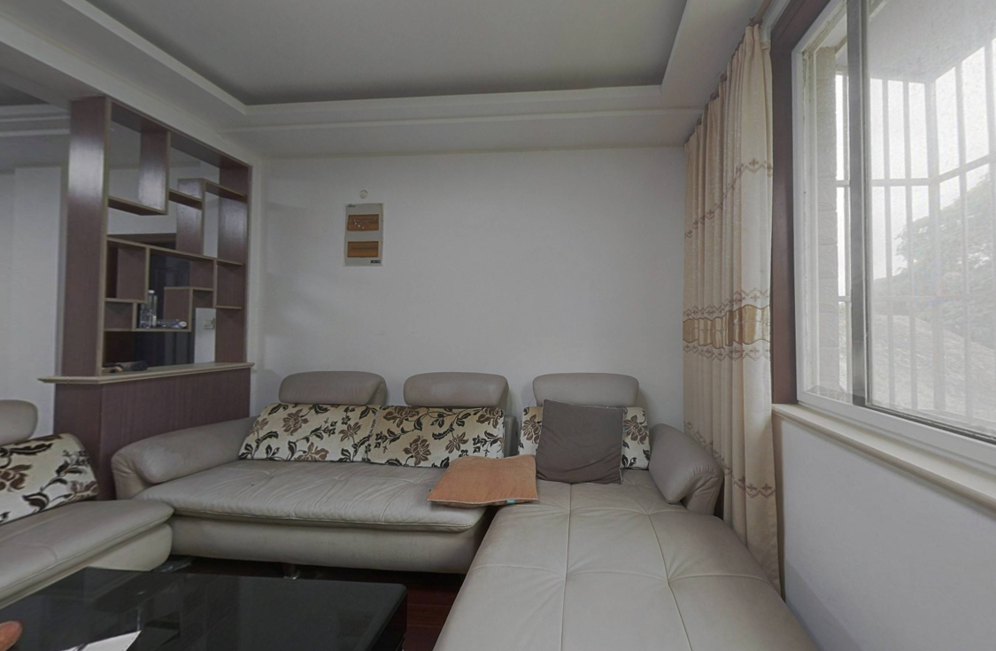 北山花苑 3室2厅2卫 121.47m&sup2;