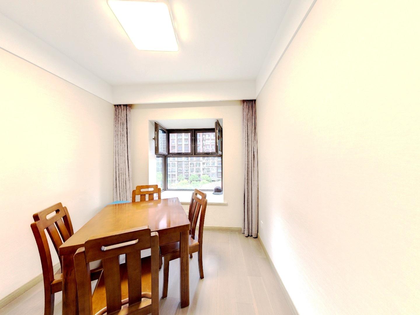 华强城 4室2厅2卫 158m&sup2;
