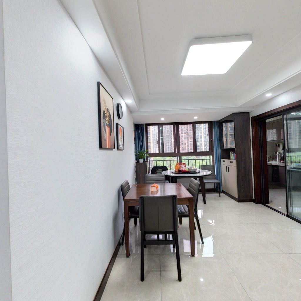 华强城 4室2厅2卫 158m&sup2;
