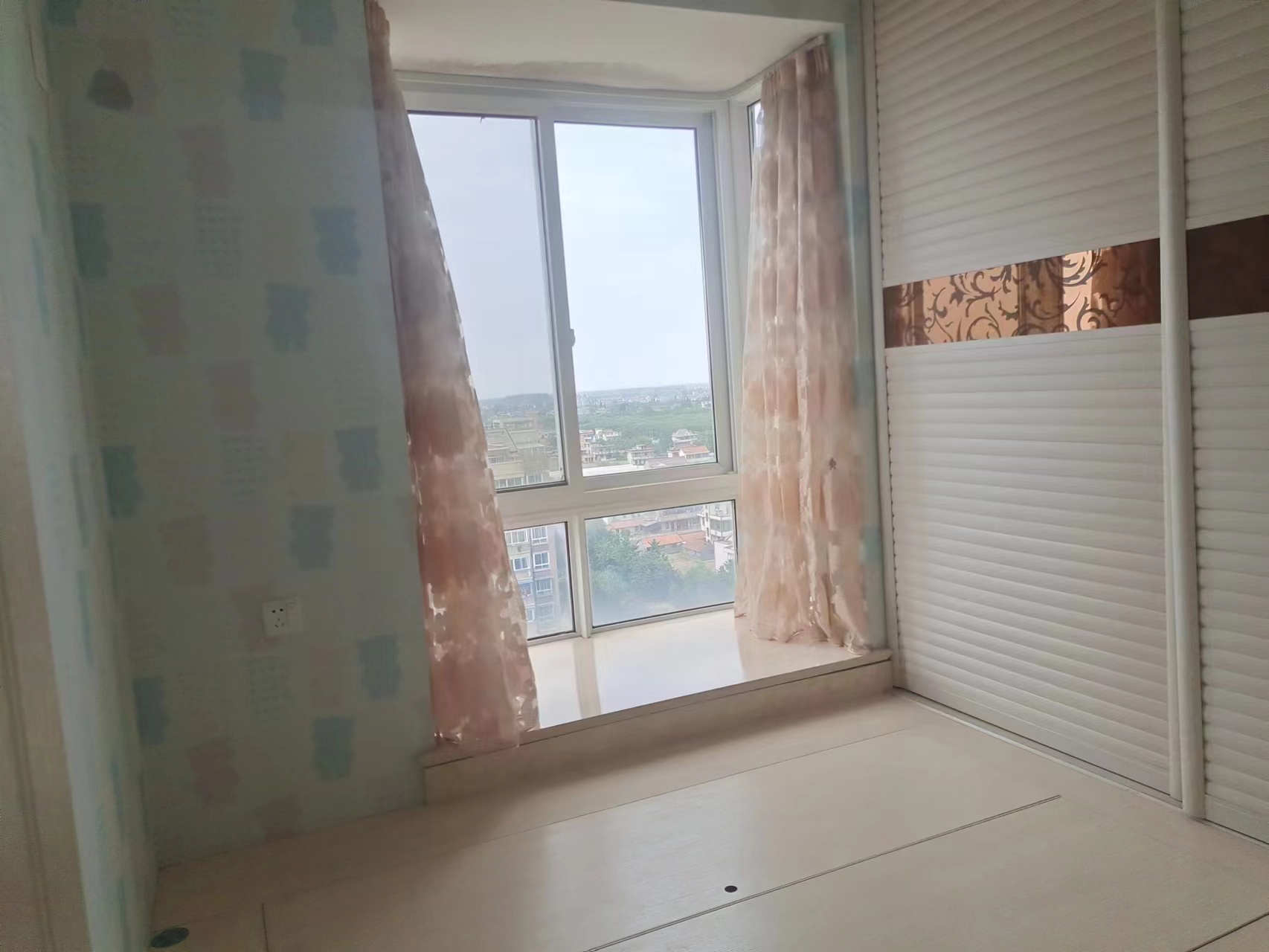 天晖苑 3室2厅1卫 105m&sup2;