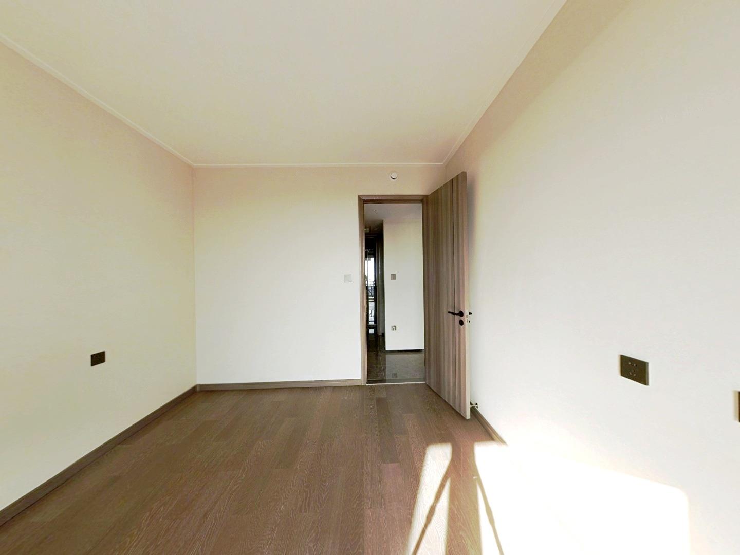 万科有湖（翡翠心湖） 3室2厅2卫 210.00m&sup2;